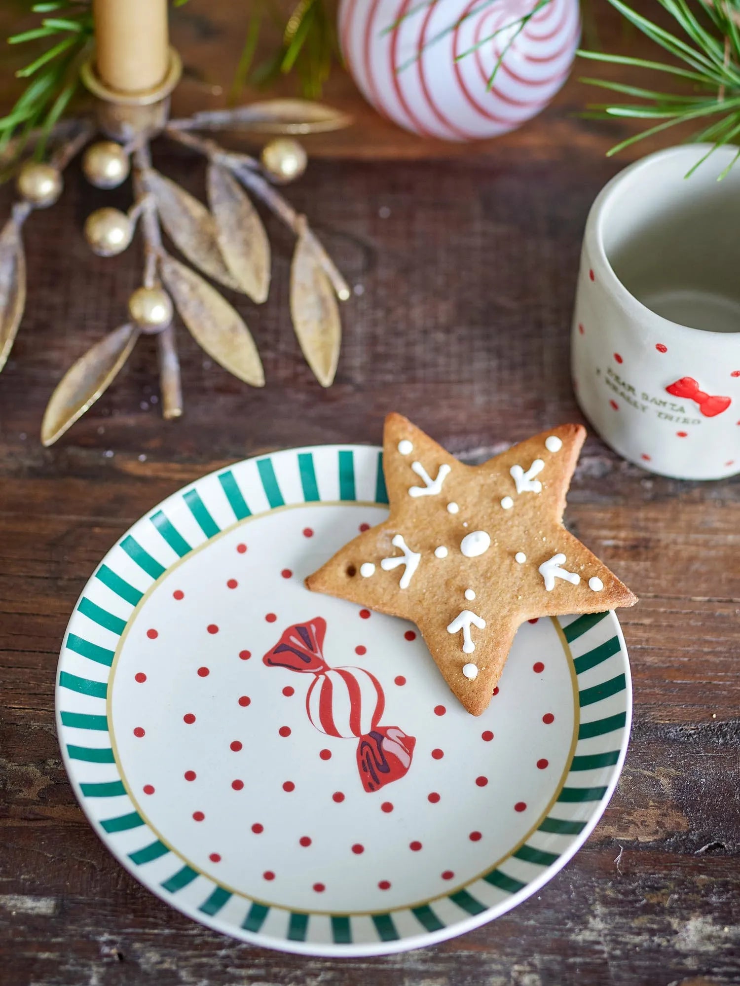 Yule Teller, Natur, Steingut in Natur präsentiert im Onlineshop von KAQTU Design AG. Teller ist von Bloomingville