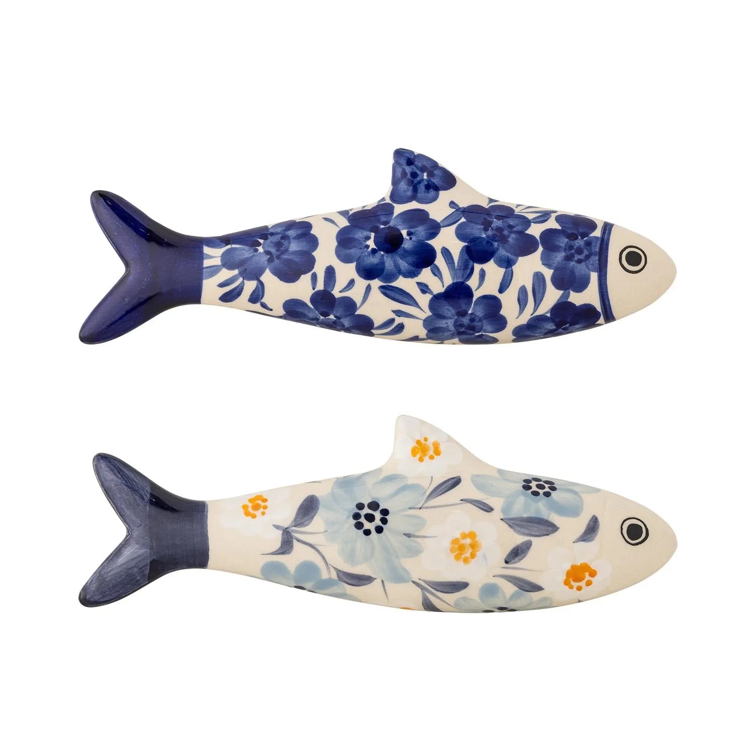 Handgefertigte blaue Steingut-Fische mit Blumenmotiven, die maritime Eleganz und natürliche Schönheit ausstrahlen.