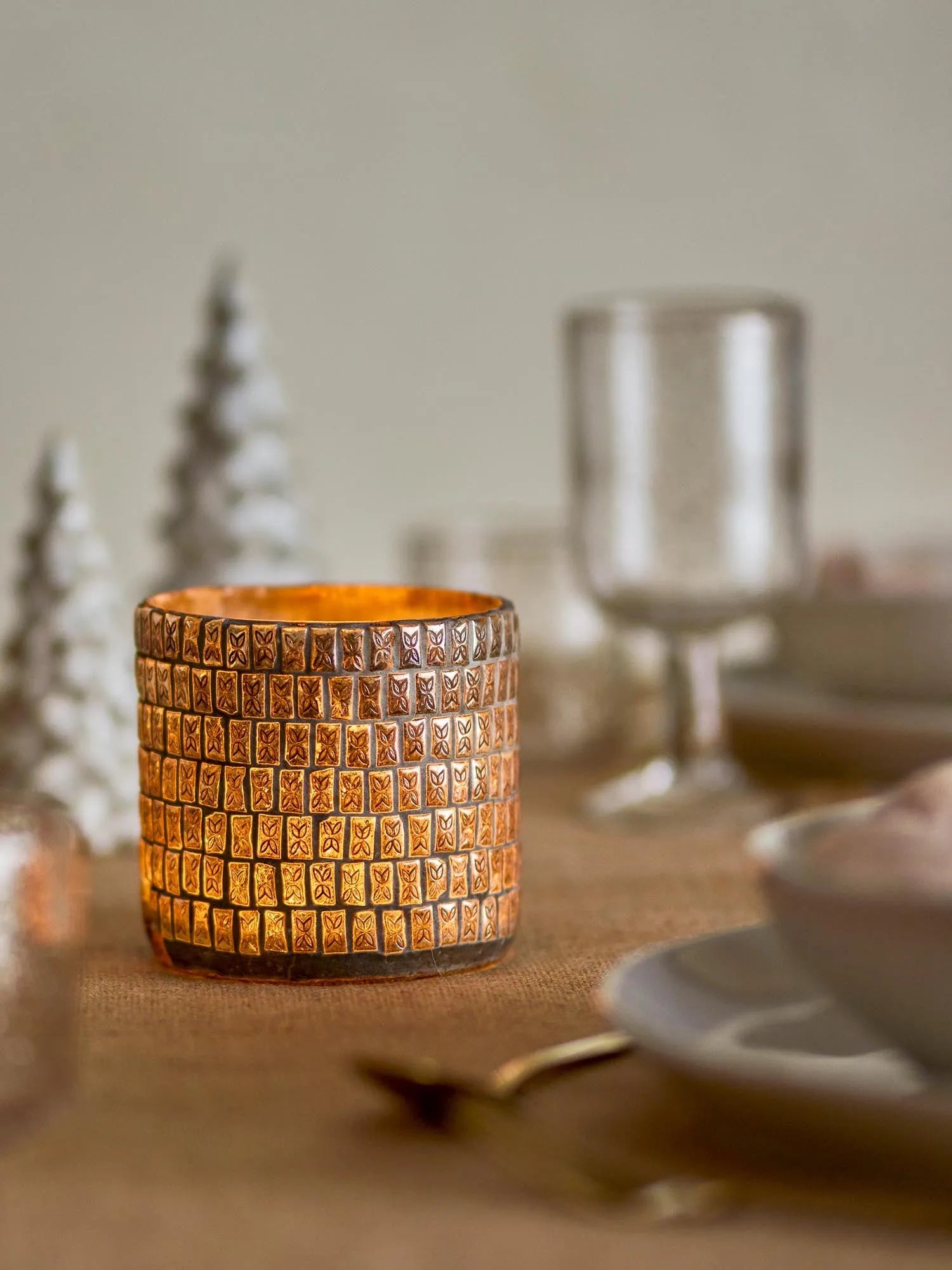 Federika Teelichthalter, Gold, Recyceltes Glas in Gold präsentiert im Onlineshop von KAQTU Design AG. Kerzenständer ist von Bloomingville