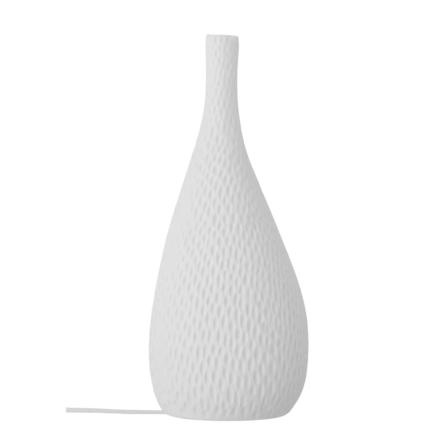 Pela Tischlampe, Weiss, Steingut in Weiß präsentiert im Onlineshop von KAQTU Design AG. Tischleuchte ist von Bloomingville