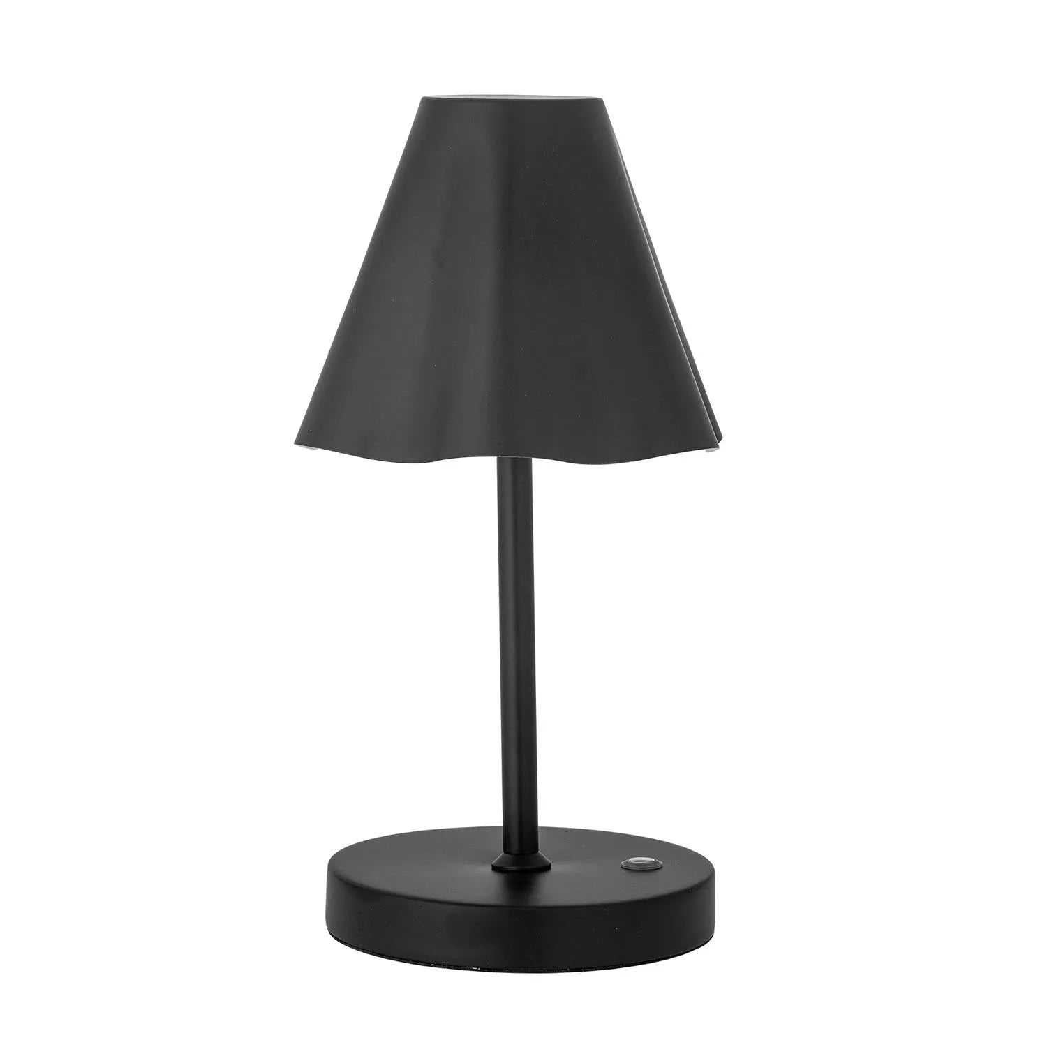 Die Lianna Lampe von Bloomingville: tragbar, wiederaufladbar, stilvoll in Schwarz. Perfekt für flexibles, modernes Wohnen.