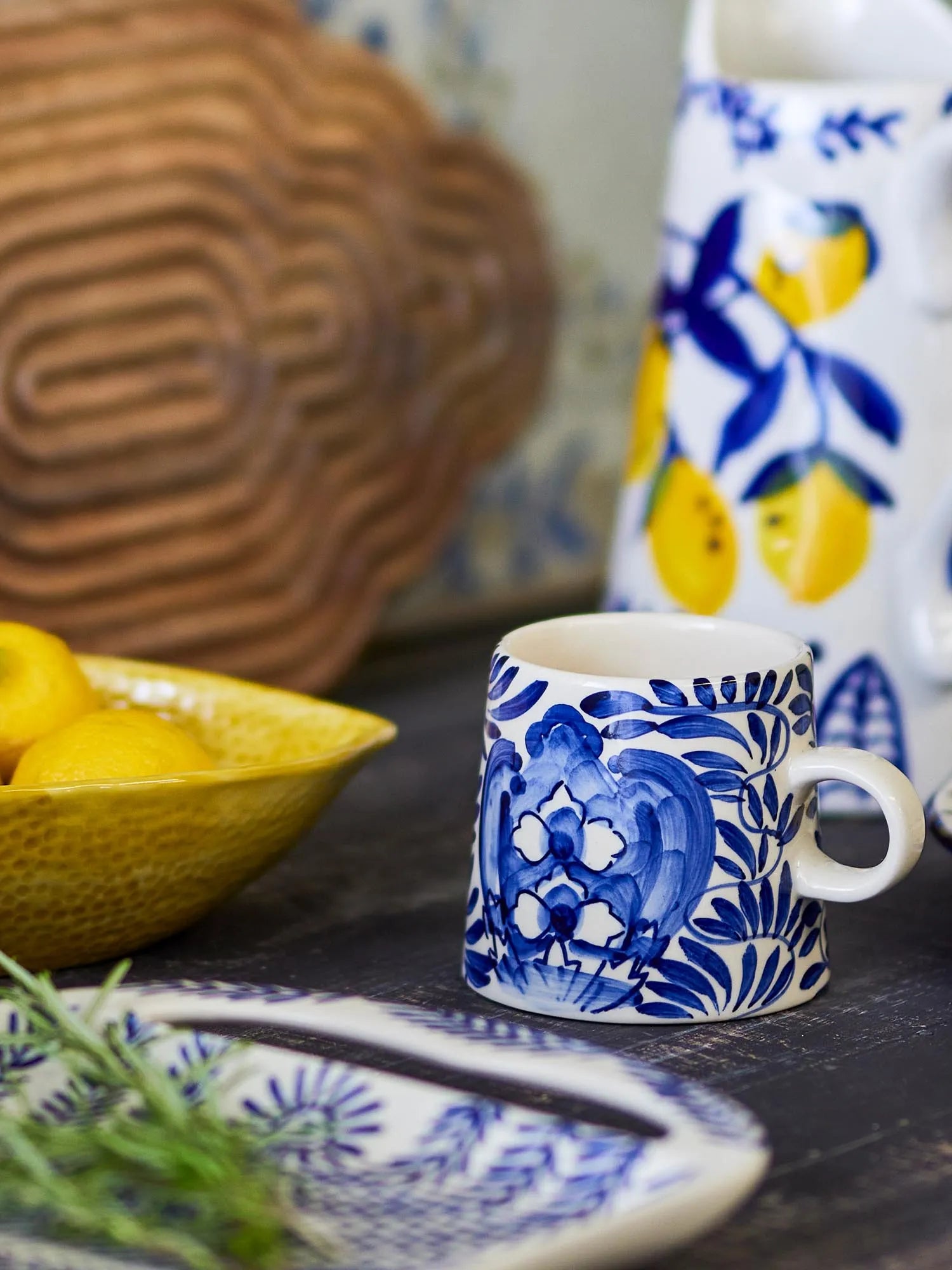 Karlie Becher, Blau, Steingut in Blau präsentiert im Onlineshop von KAQTU Design AG. Tasse ist von Creative Collection