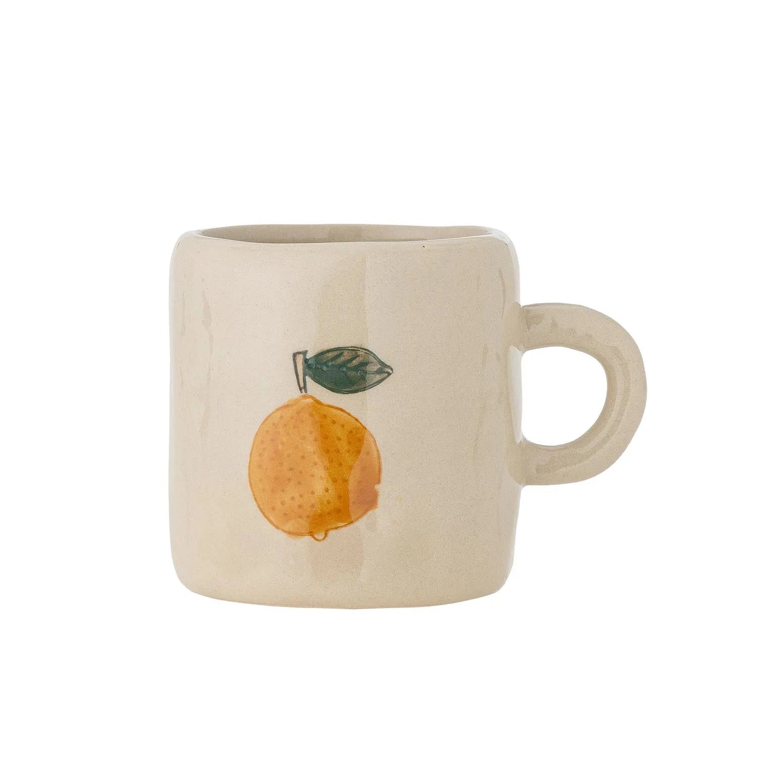 Elegante weiße Steingut-Tasse mit versteckter Orange, handgefertigt, robust und ideal für Kinder und Erwachsene.