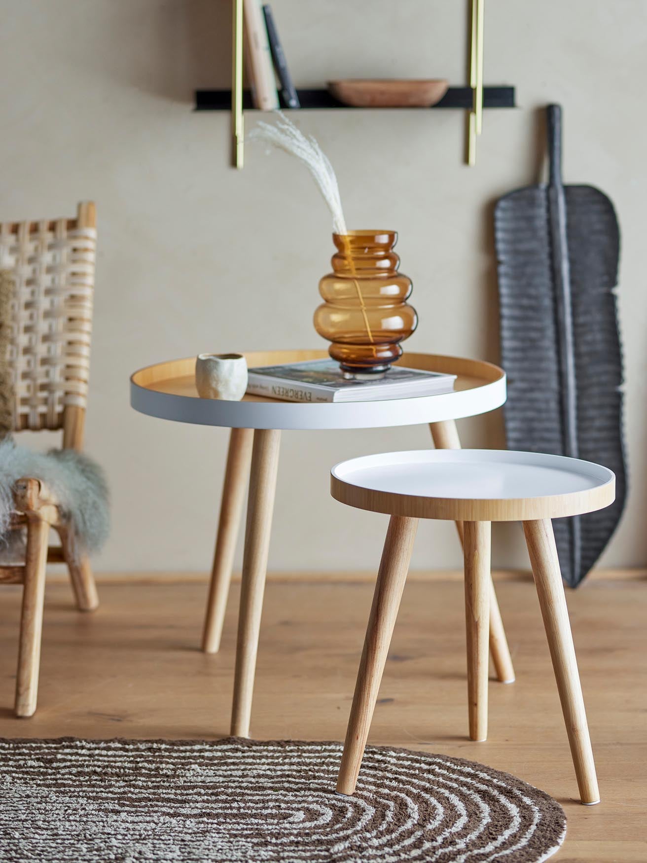 Cappuccino Coffee Table, White, Wood in Weiss präsentiert im Onlineshop von KAQTU Design AG. Beistelltisch ist von Bloomingville