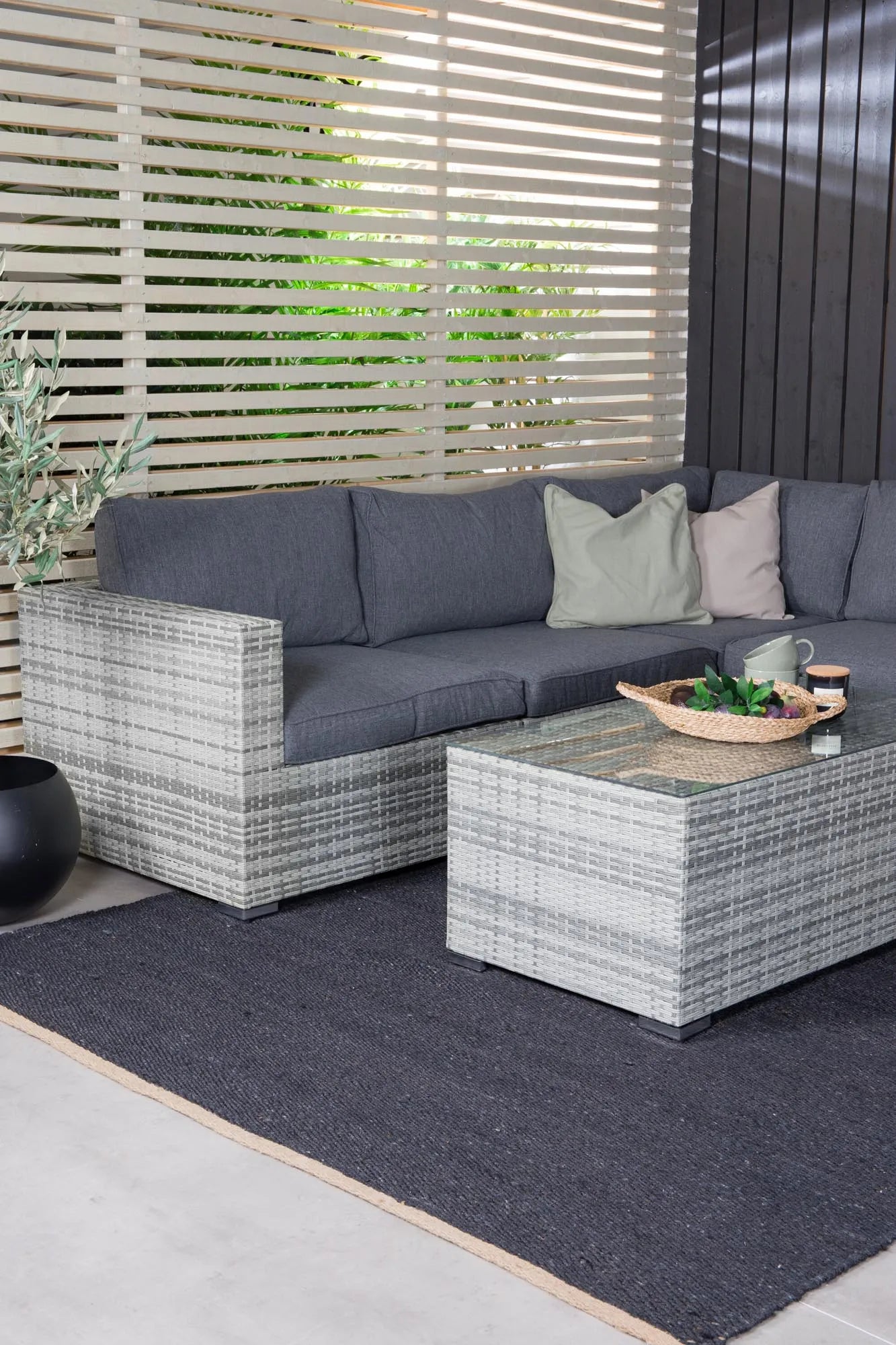 Amazon Ecksofa Outdoorset 110cm in Grau/Grau präsentiert im Onlineshop von KAQTU Design AG. Loungeset ist von Venture Home