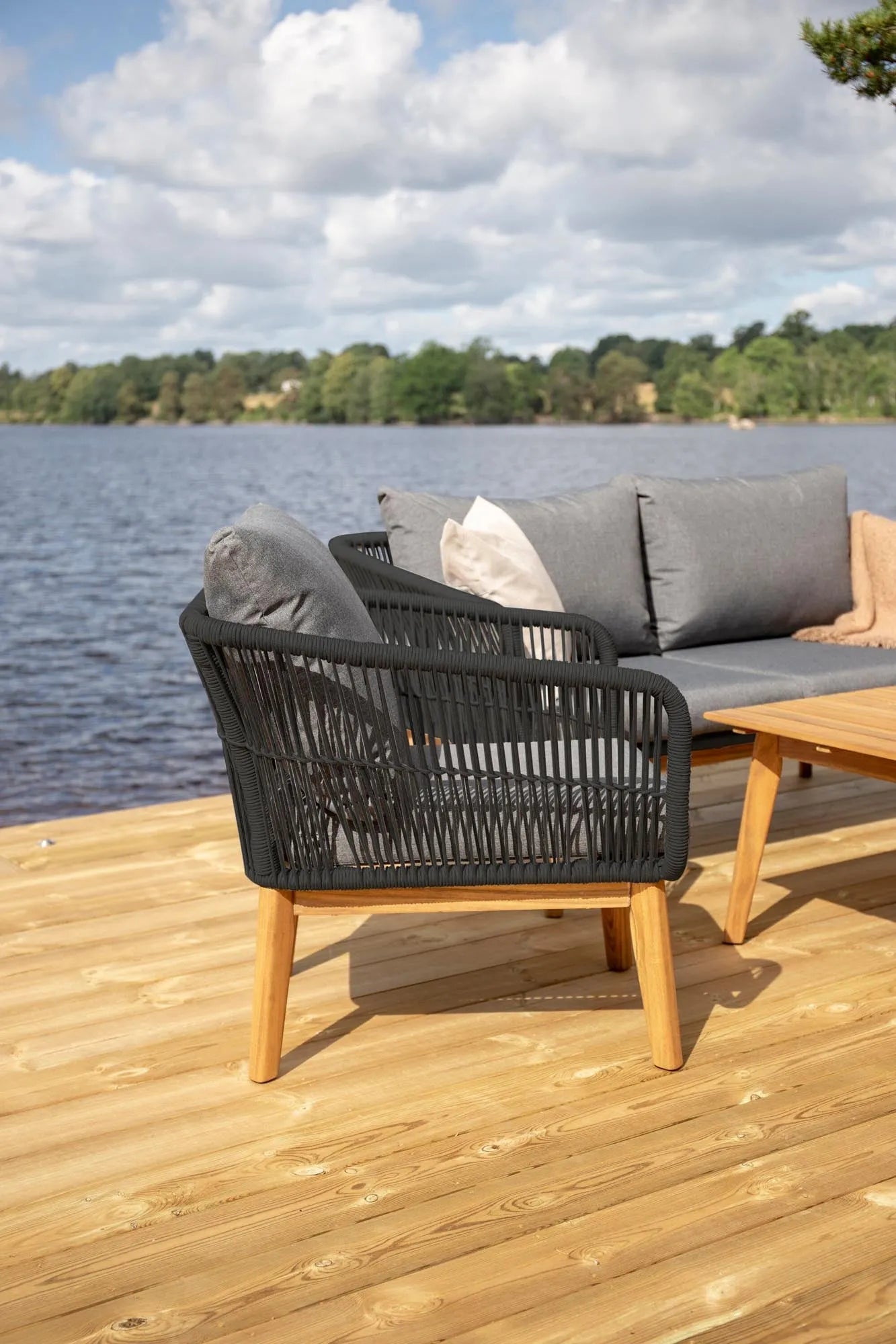 Stilvolles Chania Outdoorset 110cm von Venture Home für Terrassen.