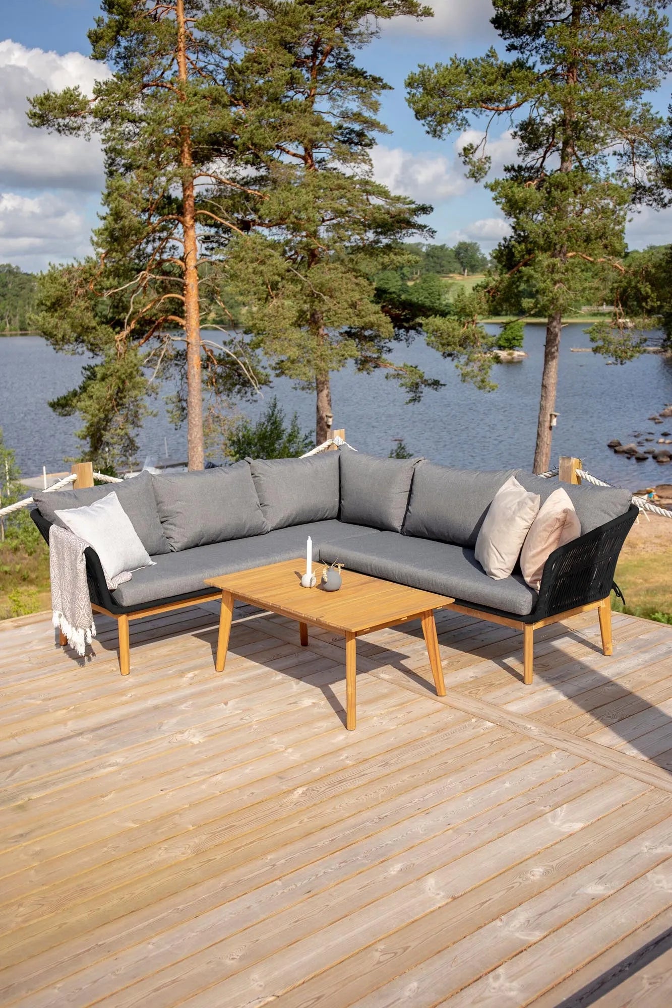 Elegantes Chania Ecksofa 110cm für stilvolle Outdoor-Entspannung.