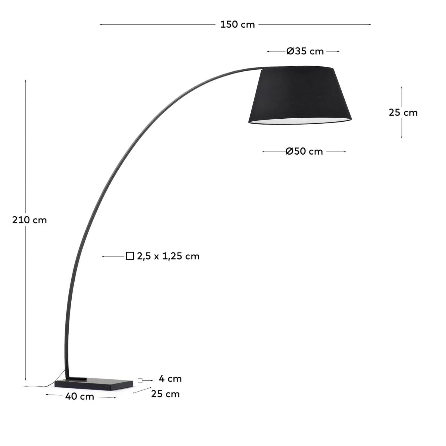 Juhe Stehlampe in Schwarz: Zeitloses Design von Kave Home.