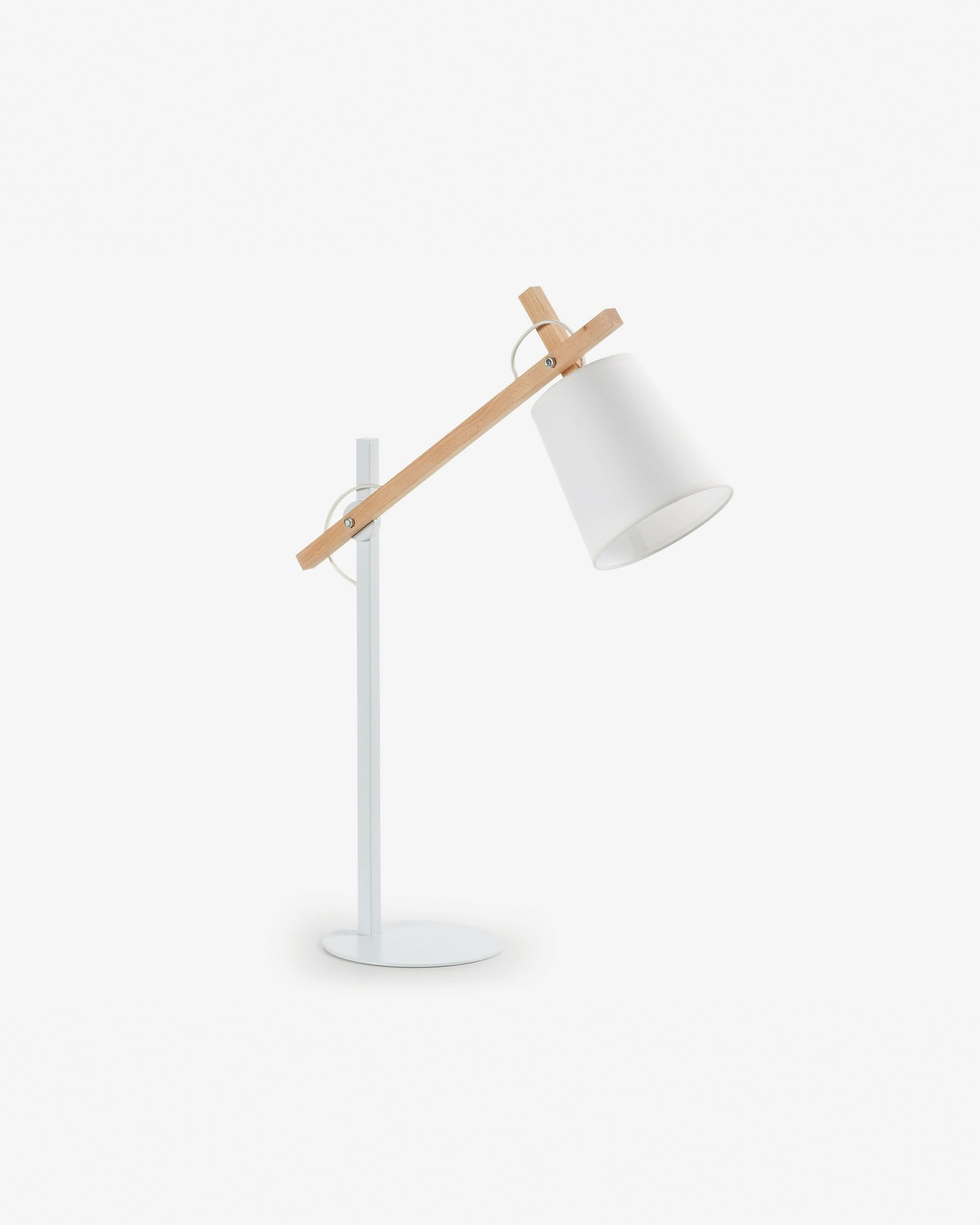 Kosta Tischlampe in Weiß präsentiert im Onlineshop von KAQTU Design AG. Tischleuchte ist von Kave Home