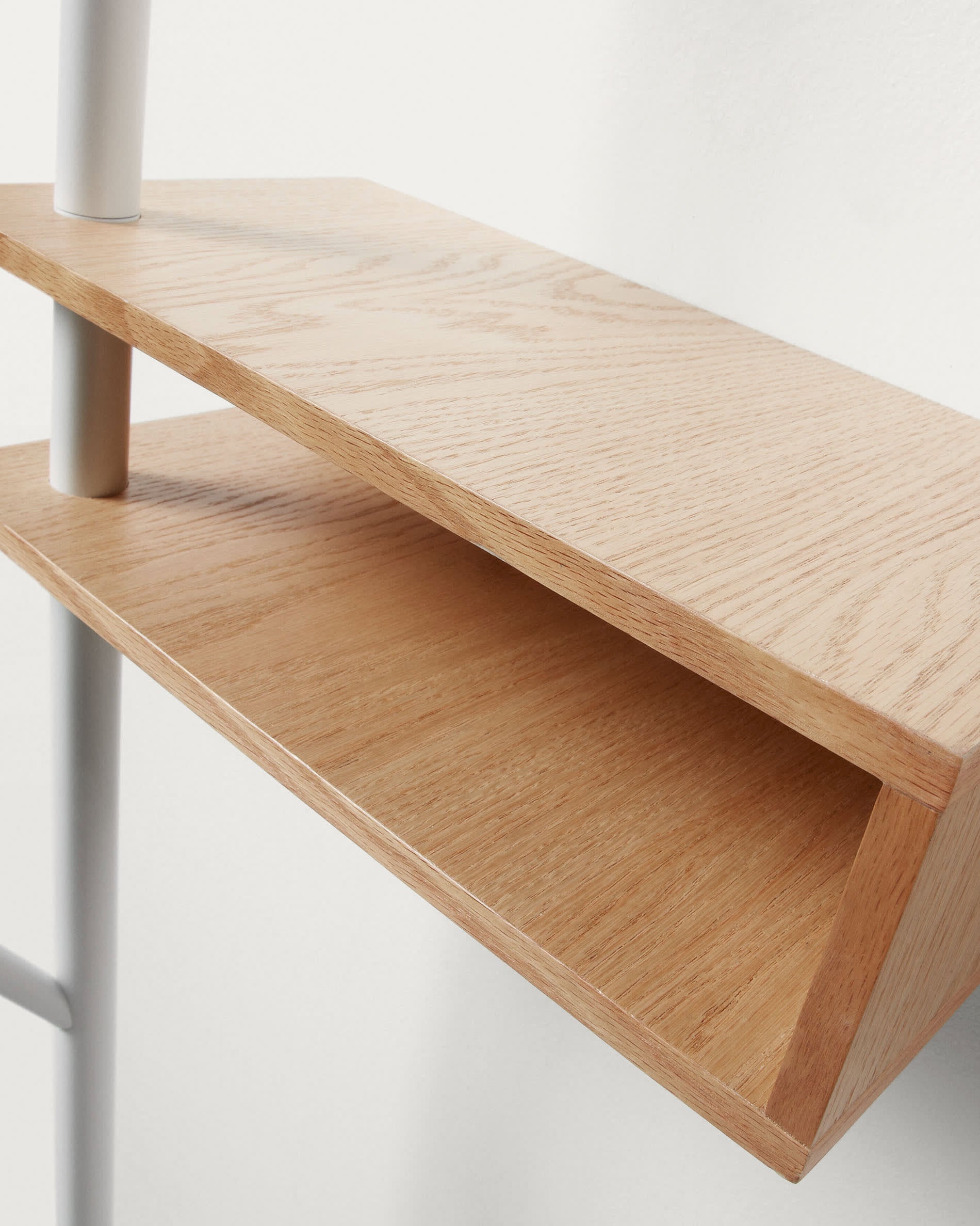 Benny Garderobe, 175 cm in Weiß präsentiert im Onlineshop von KAQTU Design AG. Garderobe ist von Kave Home