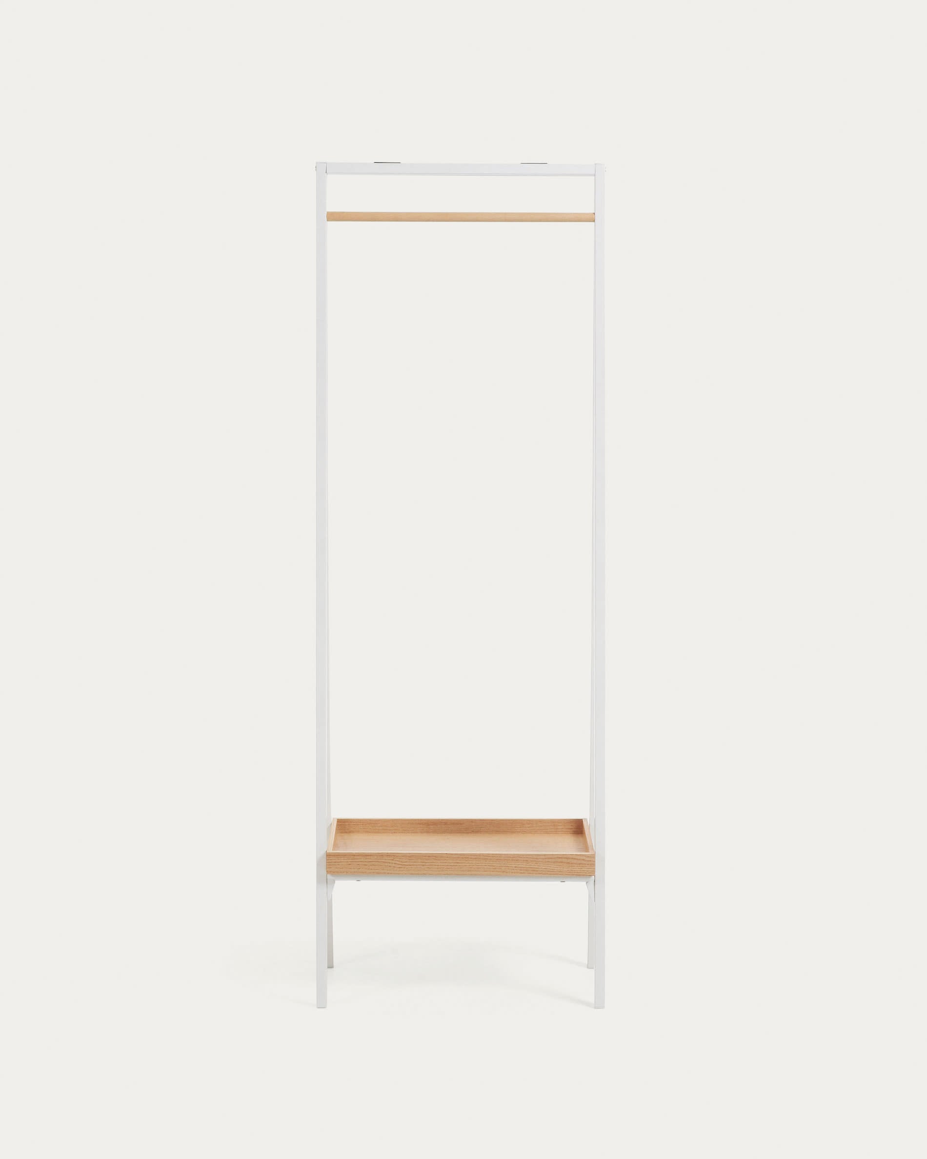 Benny Garderobe 55 x 160 cm in Weiß präsentiert im Onlineshop von KAQTU Design AG. Garderobe ist von Kave Home