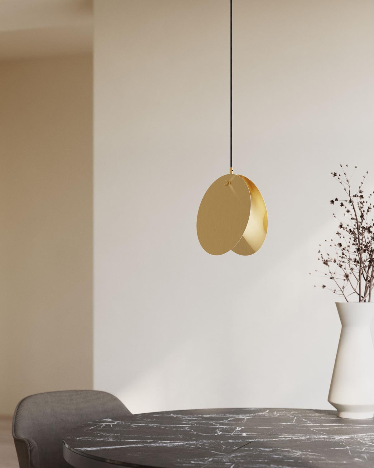 Monica Hängelampe, Messing in Gold präsentiert im Onlineshop von KAQTU Design AG. Pendelleuchte ist von Kave Home