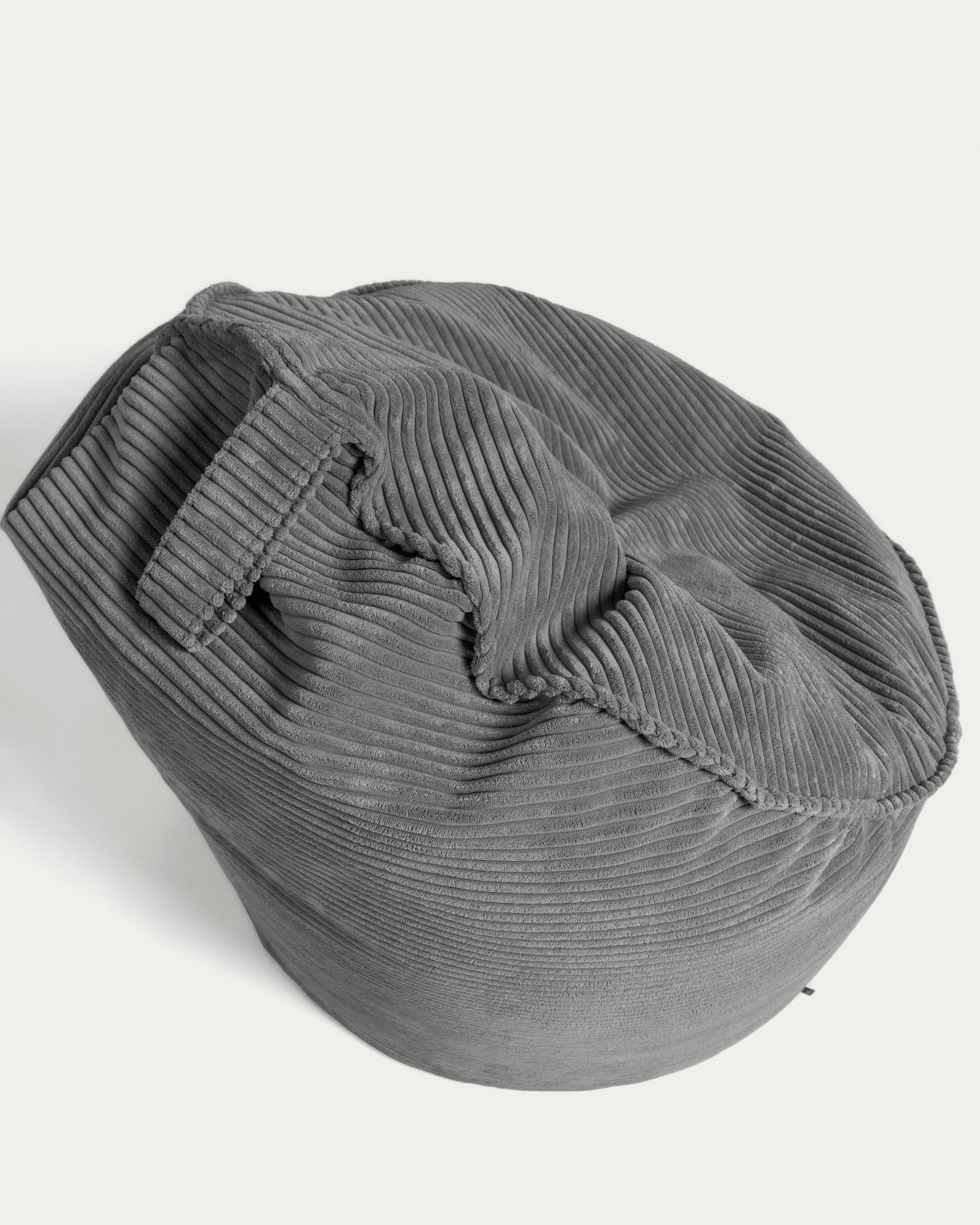 Wilma Pouf breiter Cord grau Ø 80 cm in Grau präsentiert im Onlineshop von KAQTU Design AG. Pouf ist von Kave Home