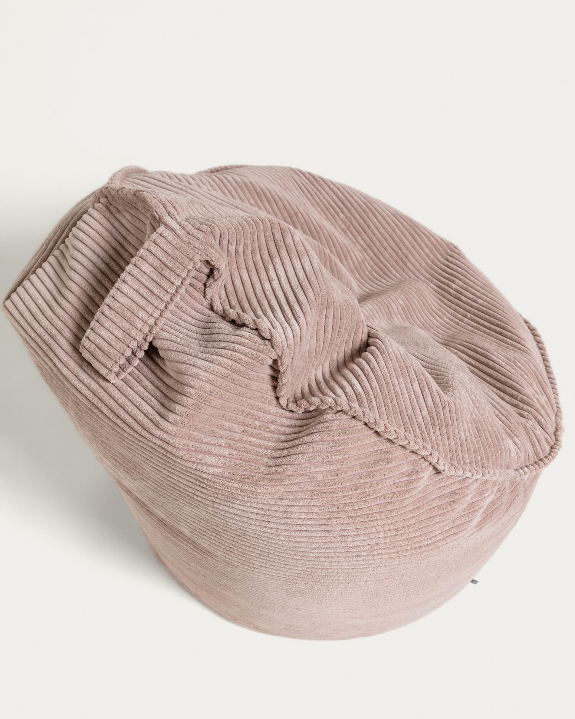 Wilma Pouf breiter Cord rosa Ø 80 cm in Rosa präsentiert im Onlineshop von KAQTU Design AG. Pouf ist von Kave Home