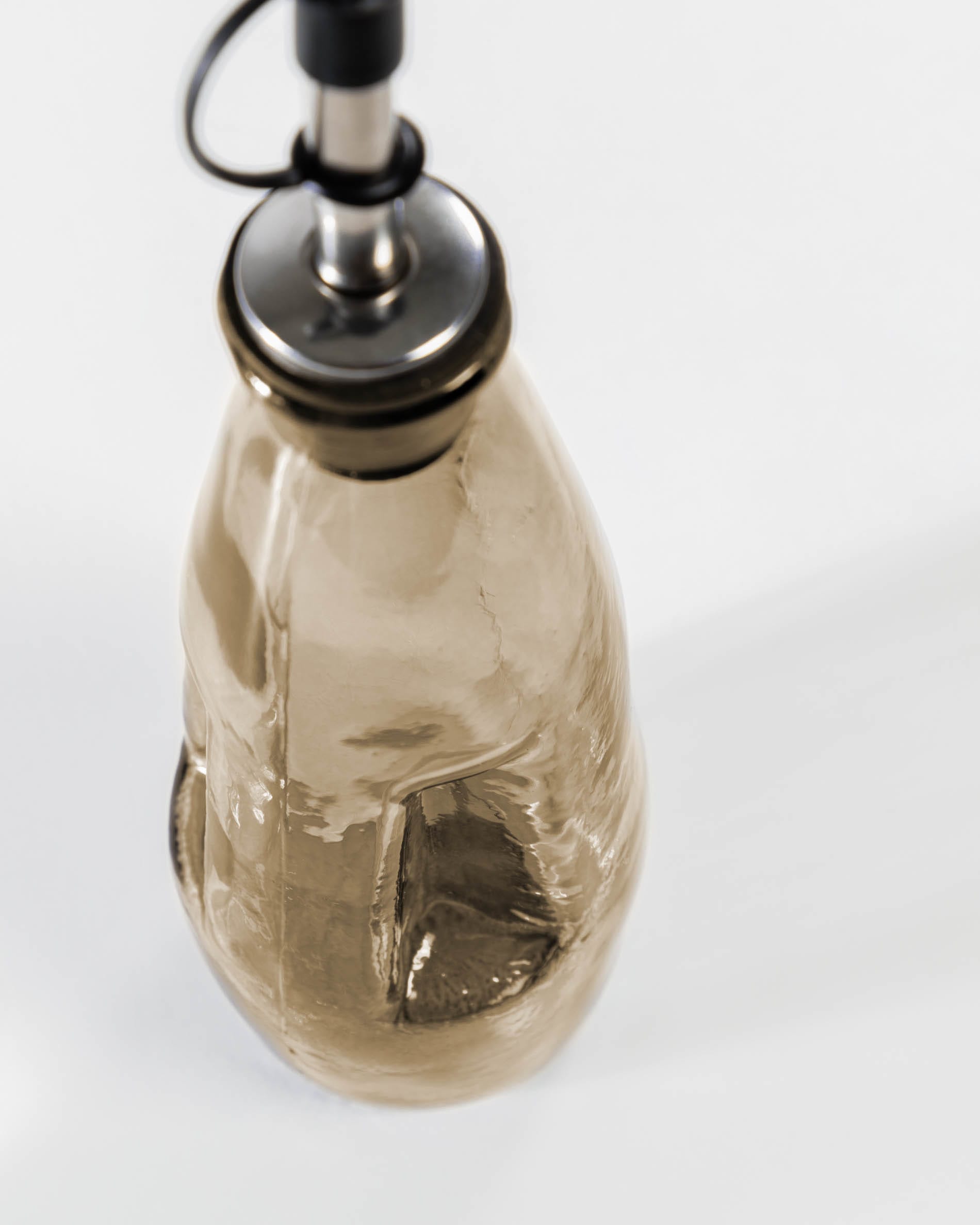 Rohan Ölflasche aus braunem Glas in Klar präsentiert im Onlineshop von KAQTU Design AG. Glas ist von Kave Home