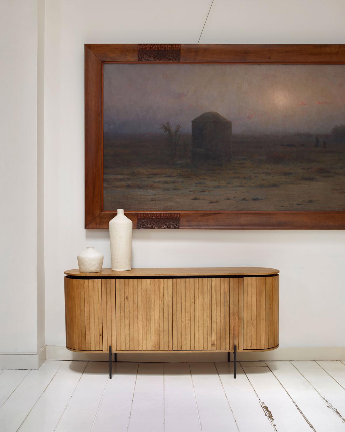 Licia Sideboard mit 4 Türen aus massivem Mangoholz und Metall in Schwarz 170 x 80 cm in Natur präsentiert im Onlineshop von KAQTU Design AG. Sideboard ist von Kave Home