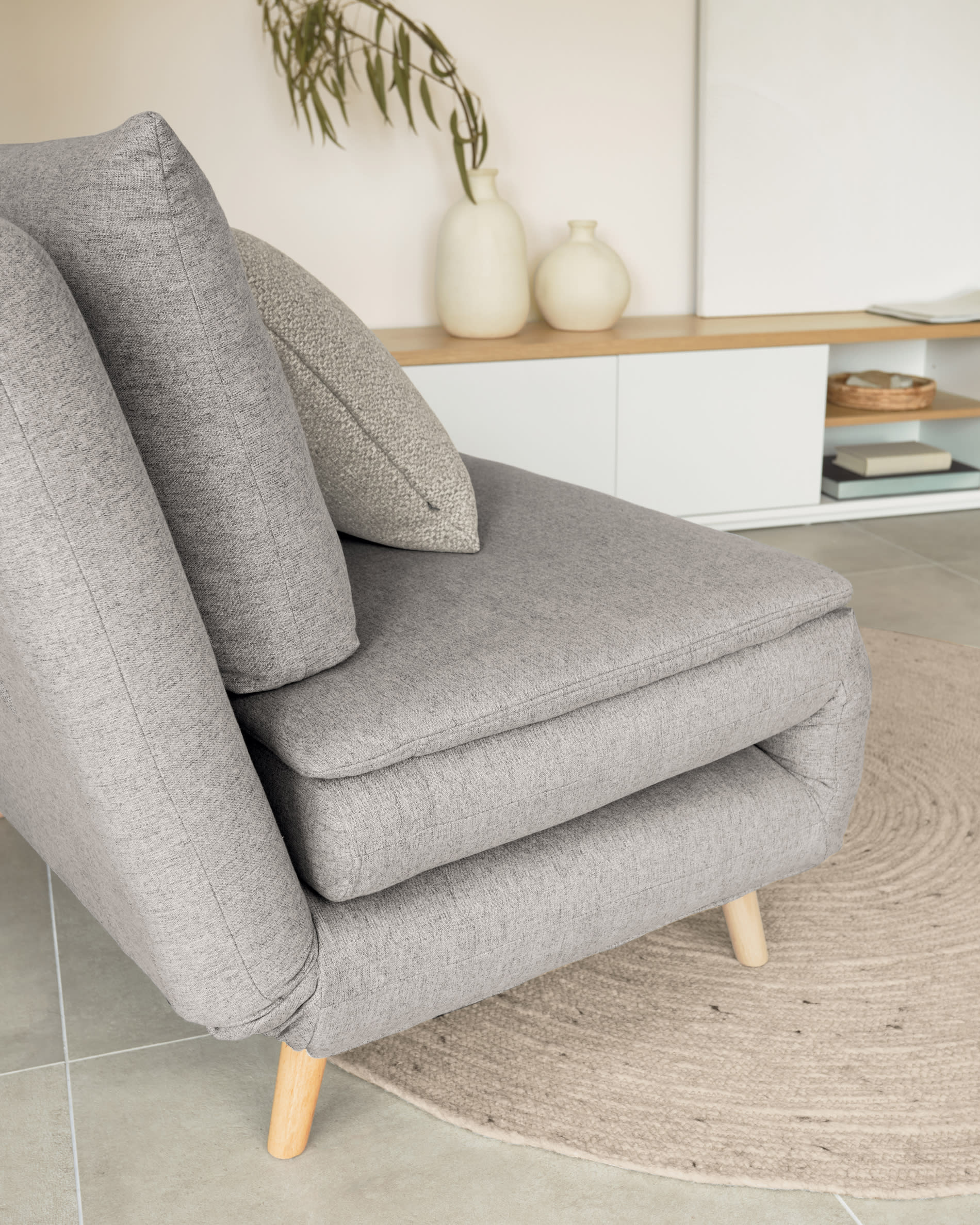 Takashi runder Teppich 100% Wolle grau Ø 200 cm in Grau präsentiert im Onlineshop von KAQTU Design AG. Teppich ist von Kave Home