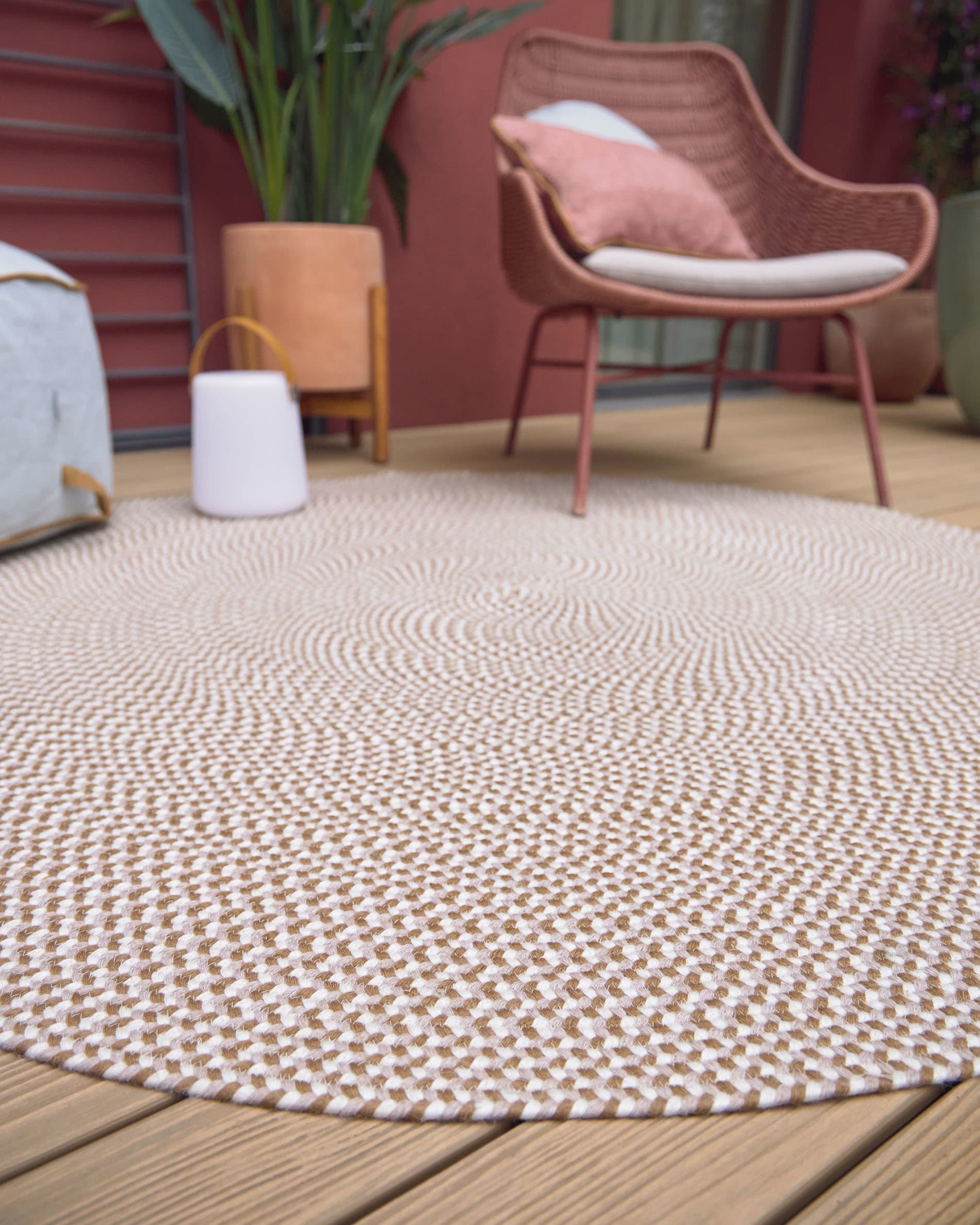 Rodhe runder Teppich aus 100% PET beige Ø 150 cm in Beige präsentiert im Onlineshop von KAQTU Design AG. Outdoor-Teppich ist von Kave Home