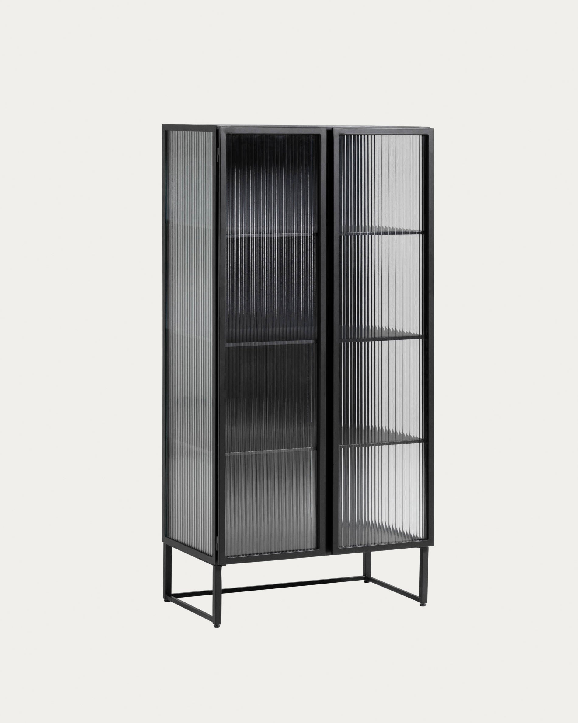 Trixie Vitrine aus Stahl mit schwarzem Finish 70 x 143 cm in Schwarz präsentiert im Onlineshop von KAQTU Design AG. Vitrine ist von Kave Home