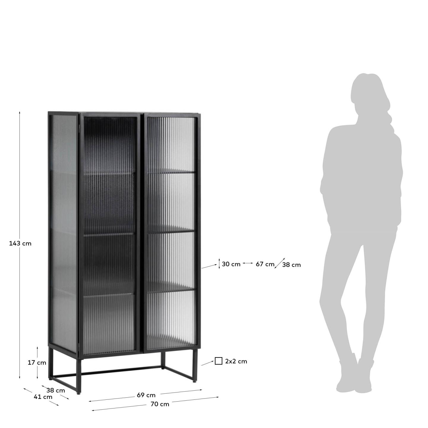 Trixie Vitrine aus Stahl mit schwarzem Finish 70 x 143 cm in Schwarz präsentiert im Onlineshop von KAQTU Design AG. Vitrine ist von Kave Home