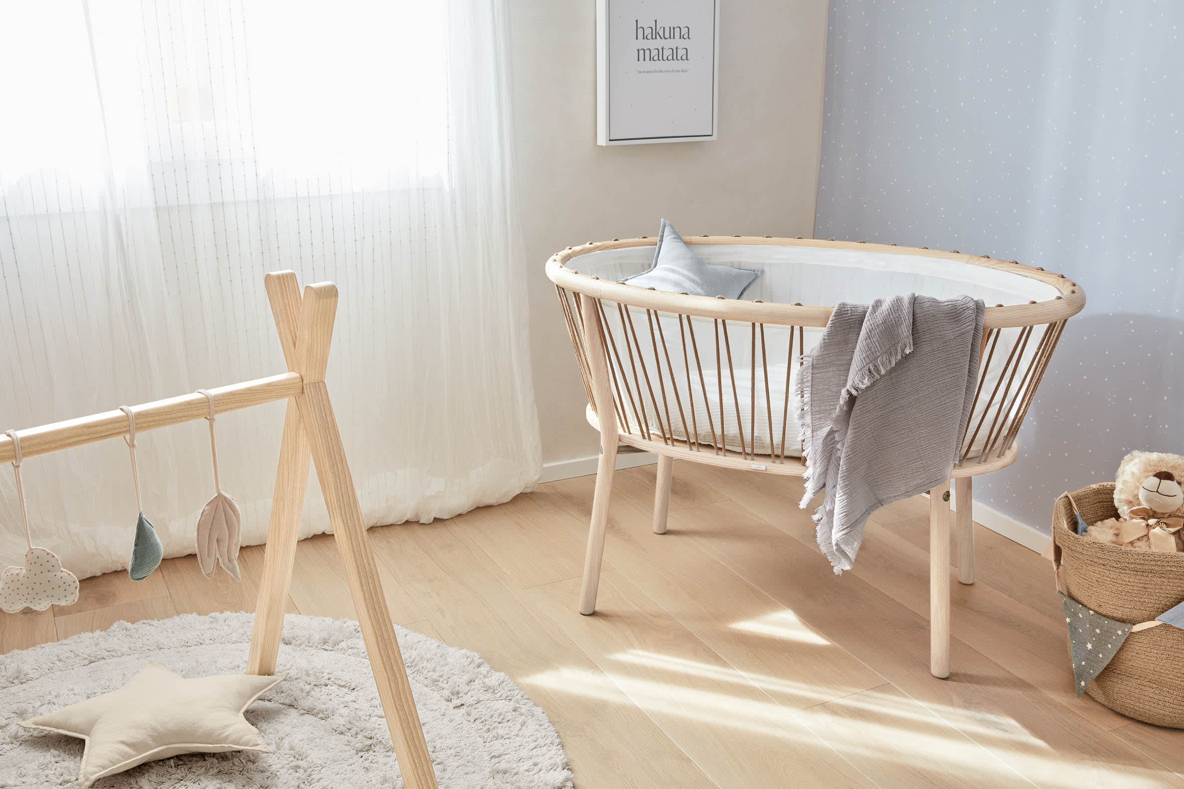 Babytrainer Tipi Maralis massives Buchenholz in Braun präsentiert im Onlineshop von KAQTU Design AG. Spiele Kids ist von Kave Home