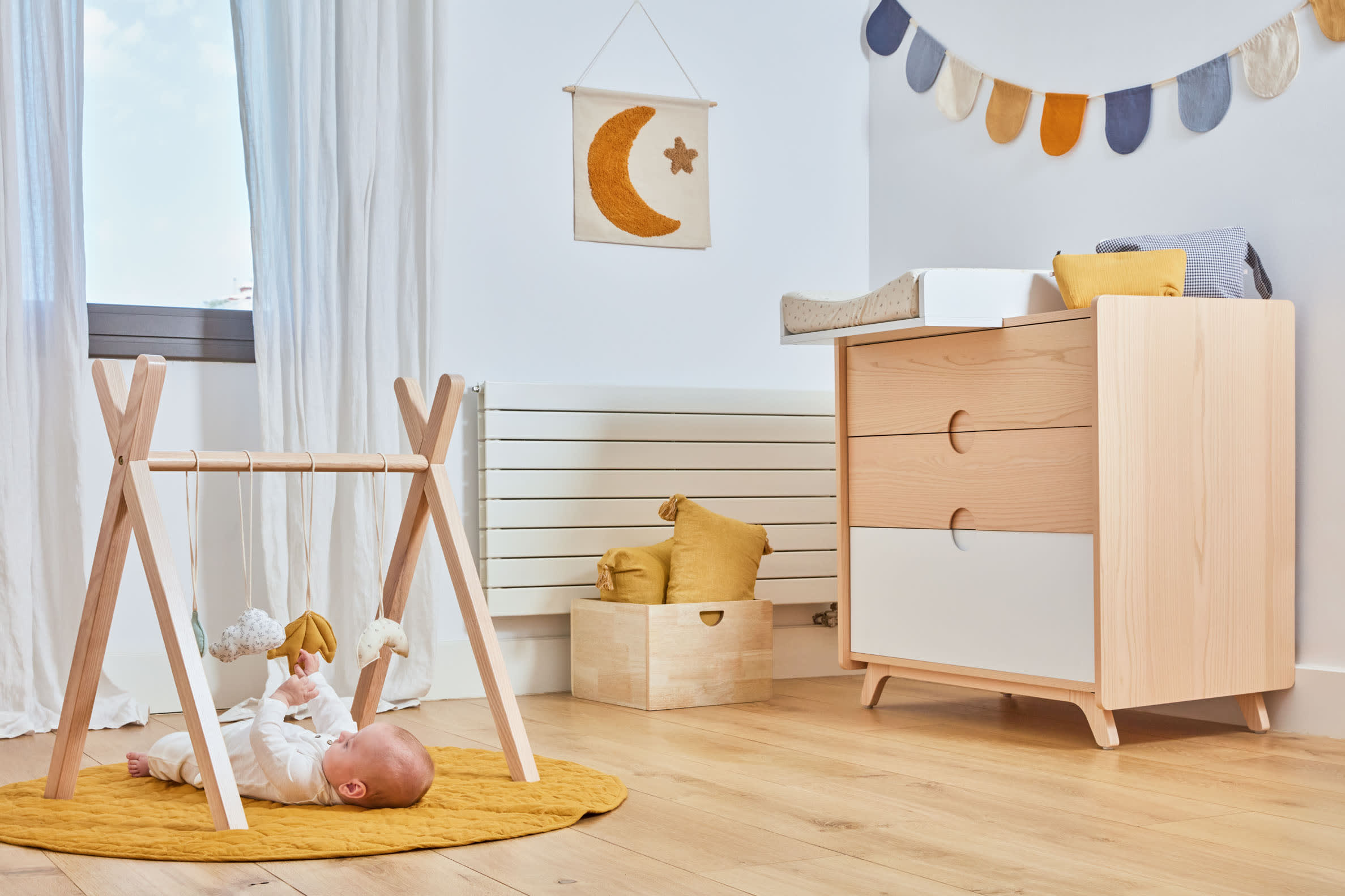 Babytrainer Tipi Maralis massives Buchenholz in Braun präsentiert im Onlineshop von KAQTU Design AG. Spiele Kids ist von Kave Home