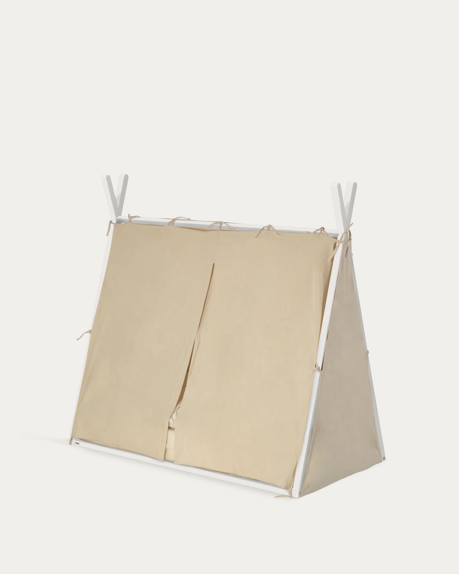 Maralis Tipi-Bett aus massiver Buche mit weissem Finish für Matratze von 70 x 140 cm in Weiß präsentiert im Onlineshop von KAQTU Design AG. Bett ist von Kave Home