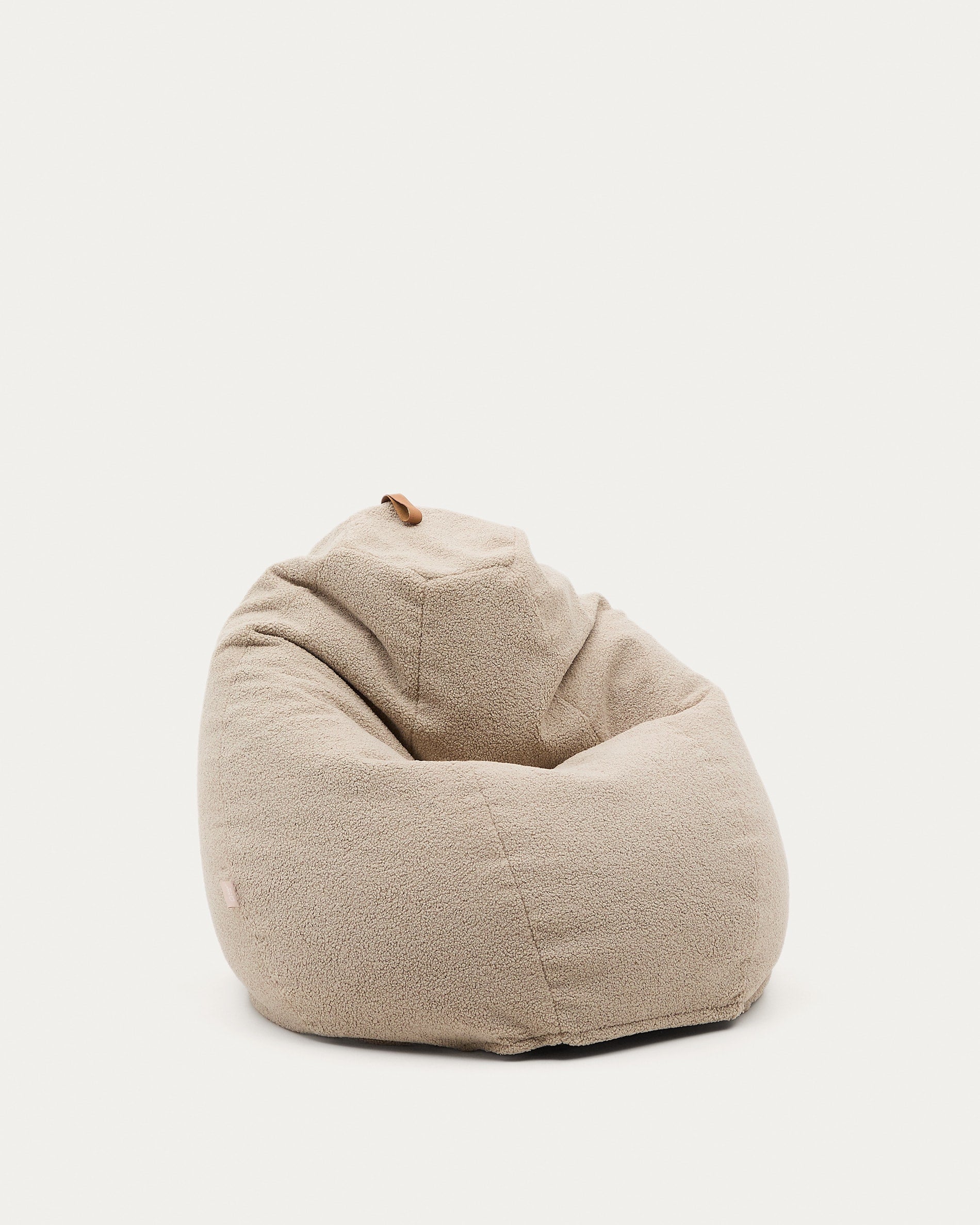 Sitzsack Vicka Bouclé beige Ø 70 cm in Beige präsentiert im Onlineshop von KAQTU Design AG. Sitzsack ist von Kave Home