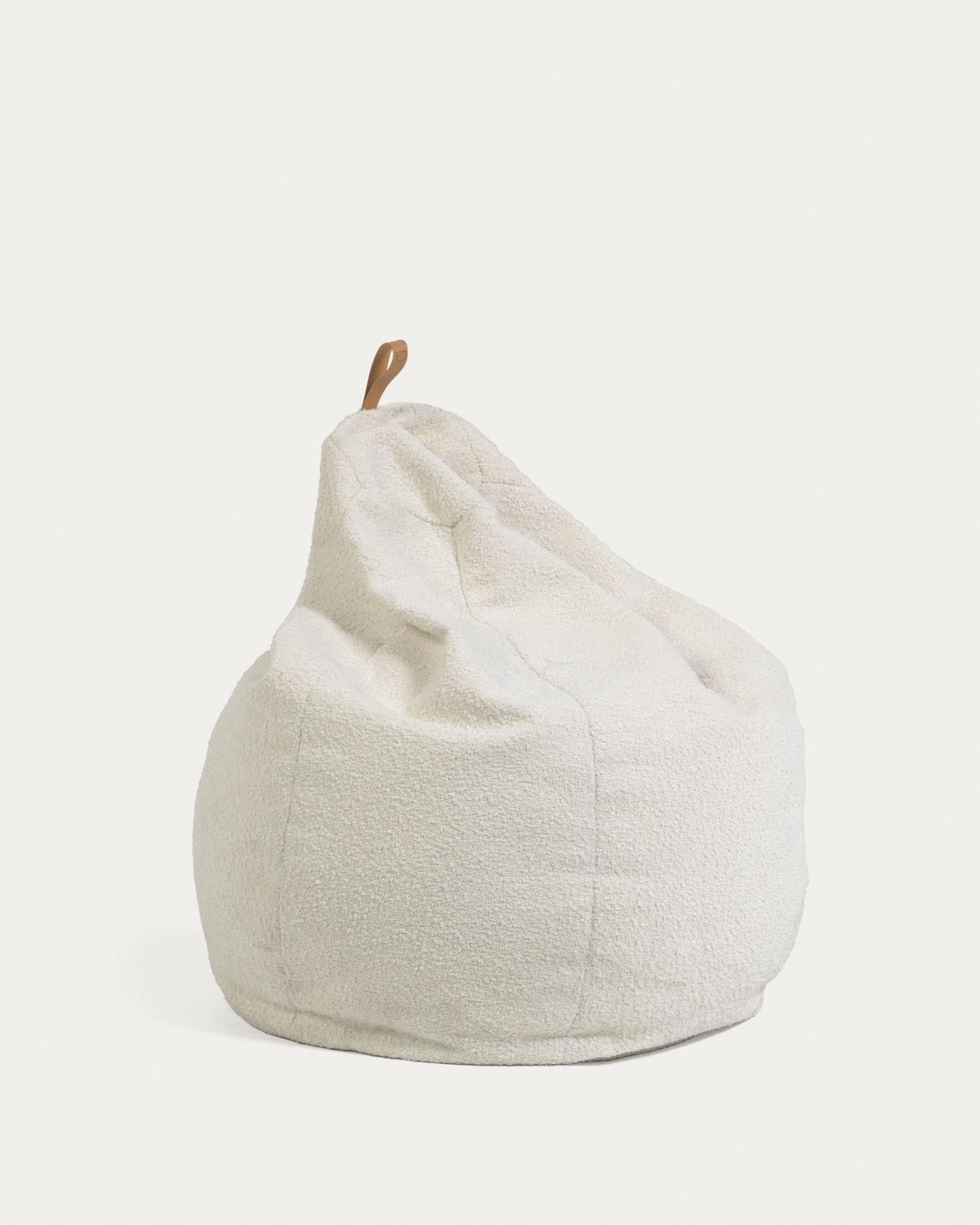 Pouf Vicka Bouclé Ø 70 cm in Weiß präsentiert im Onlineshop von KAQTU Design AG. Pouf ist von Kave Home