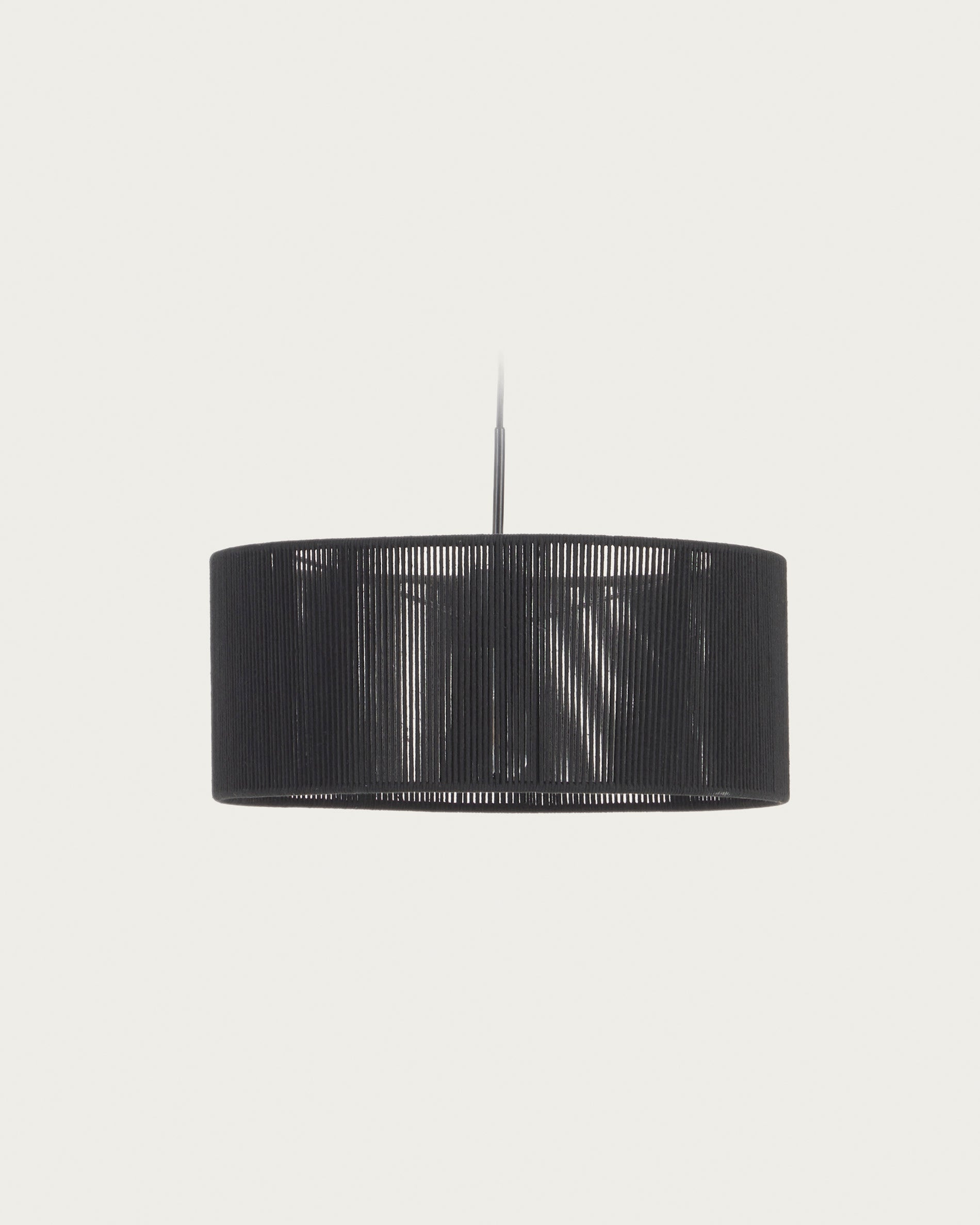 Cantia Lampenschirm für Deckenlampe aus Baumwolle schwarz Ø 47 cm in Schwarz präsentiert im Onlineshop von KAQTU Design AG. Lampenschirm ist von Kave Home