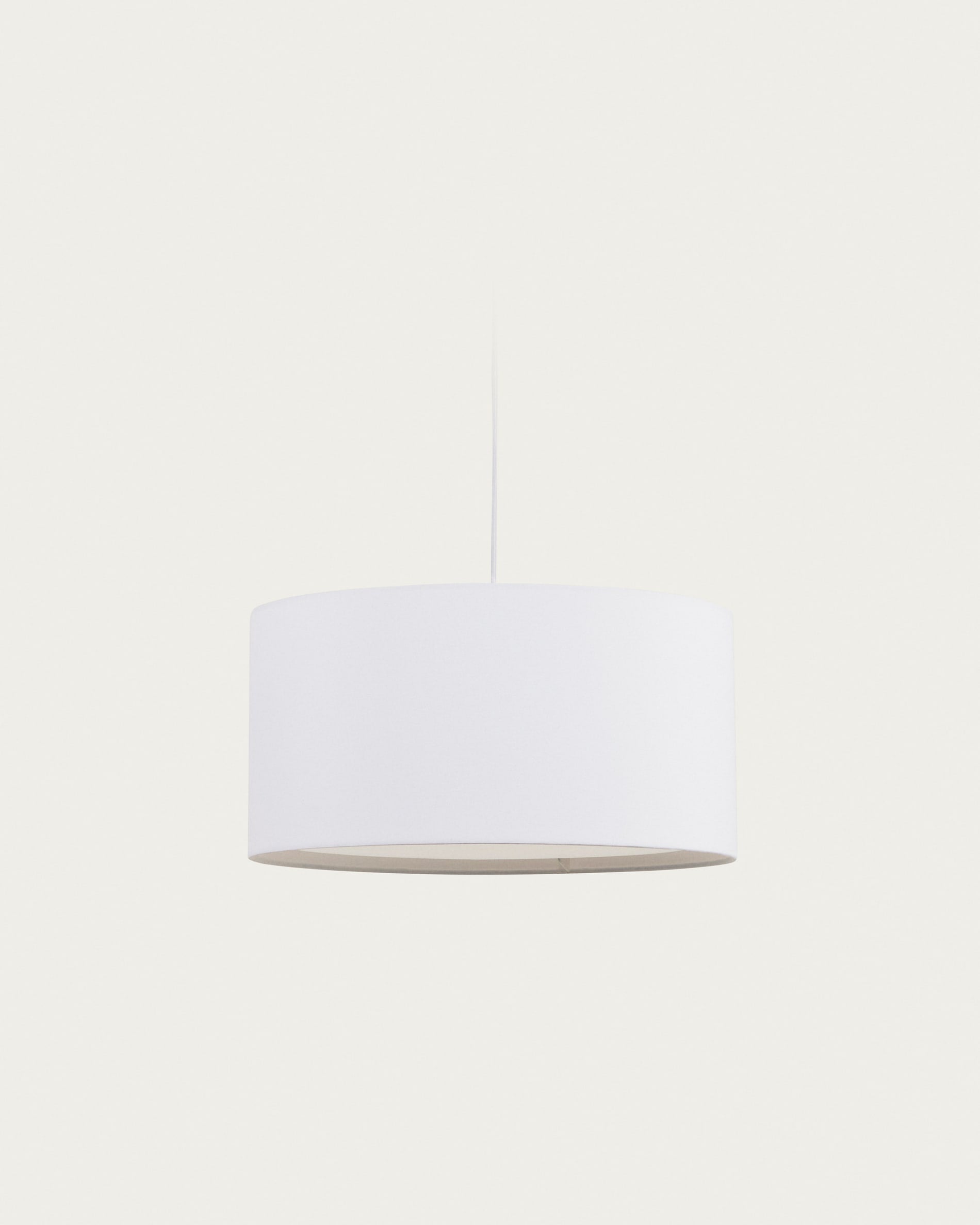 Santana Lampenschirm weiss mit weissem Diffusor Ø 40 cm in Weiß präsentiert im Onlineshop von KAQTU Design AG. Lampenschirm ist von Kave Home