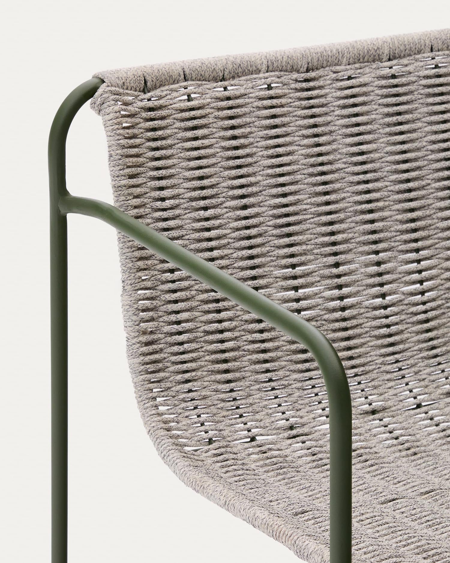 Hocker Maurina aus grün verzinktem Stahl mit écrufarbenem und grauem Seil 74,5 cm in Dunkelgrün präsentiert im Onlineshop von KAQTU Design AG. Hocker Outdoor ist von Kave Home