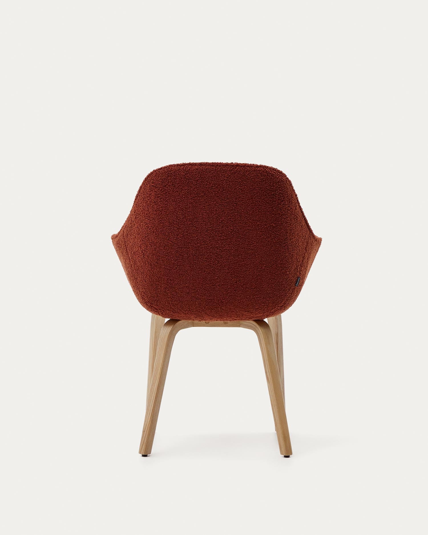 Aleli Stuhl mit Bouclé in Terrakotta Beine aus massivem Eschenholz mit natürlichem Finish in Terrakotta präsentiert im Onlineshop von KAQTU Design AG. Stuhl ist von Kave Home