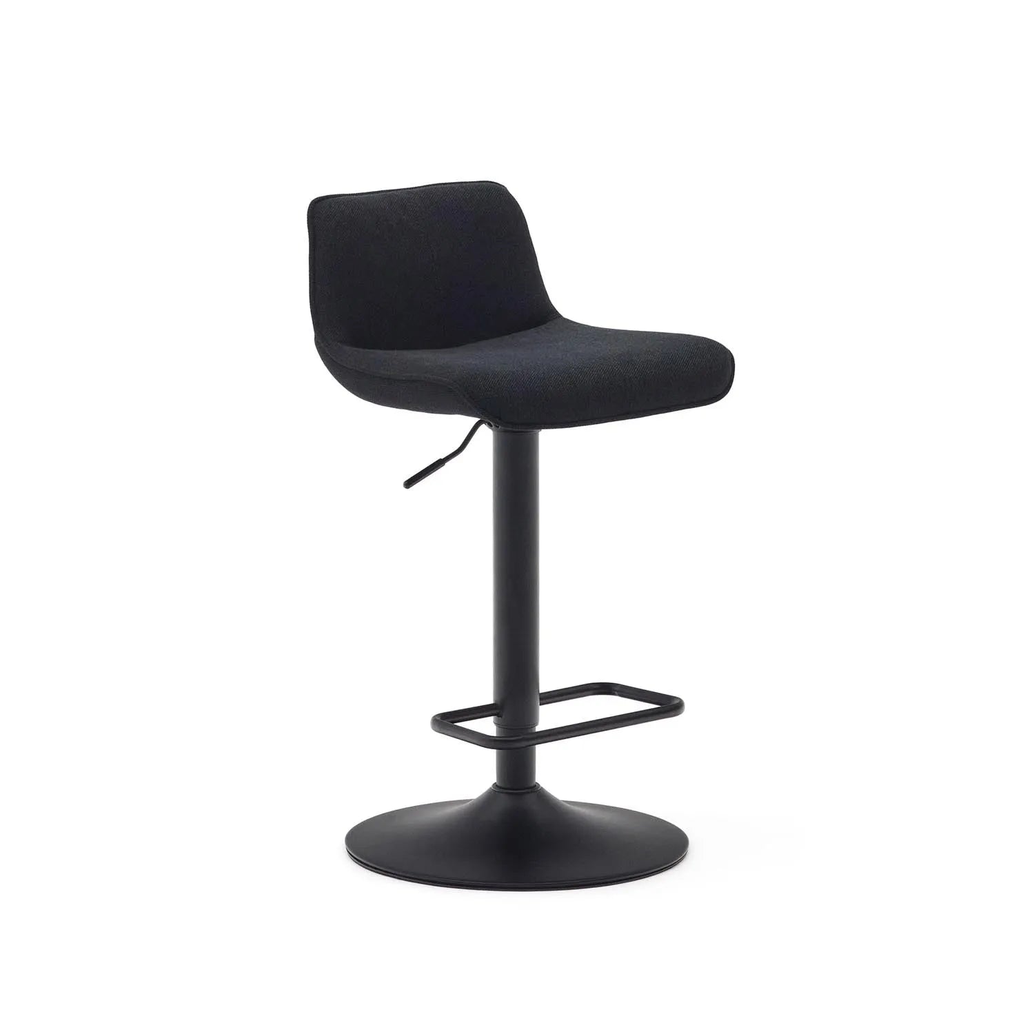 Zenda Hocker aus schwarzem Chenille und mattschwarzem Stahl 81-102 cm in Schwarz präsentiert im Onlineshop von KAQTU Design AG. Hocker ist von Kave Home