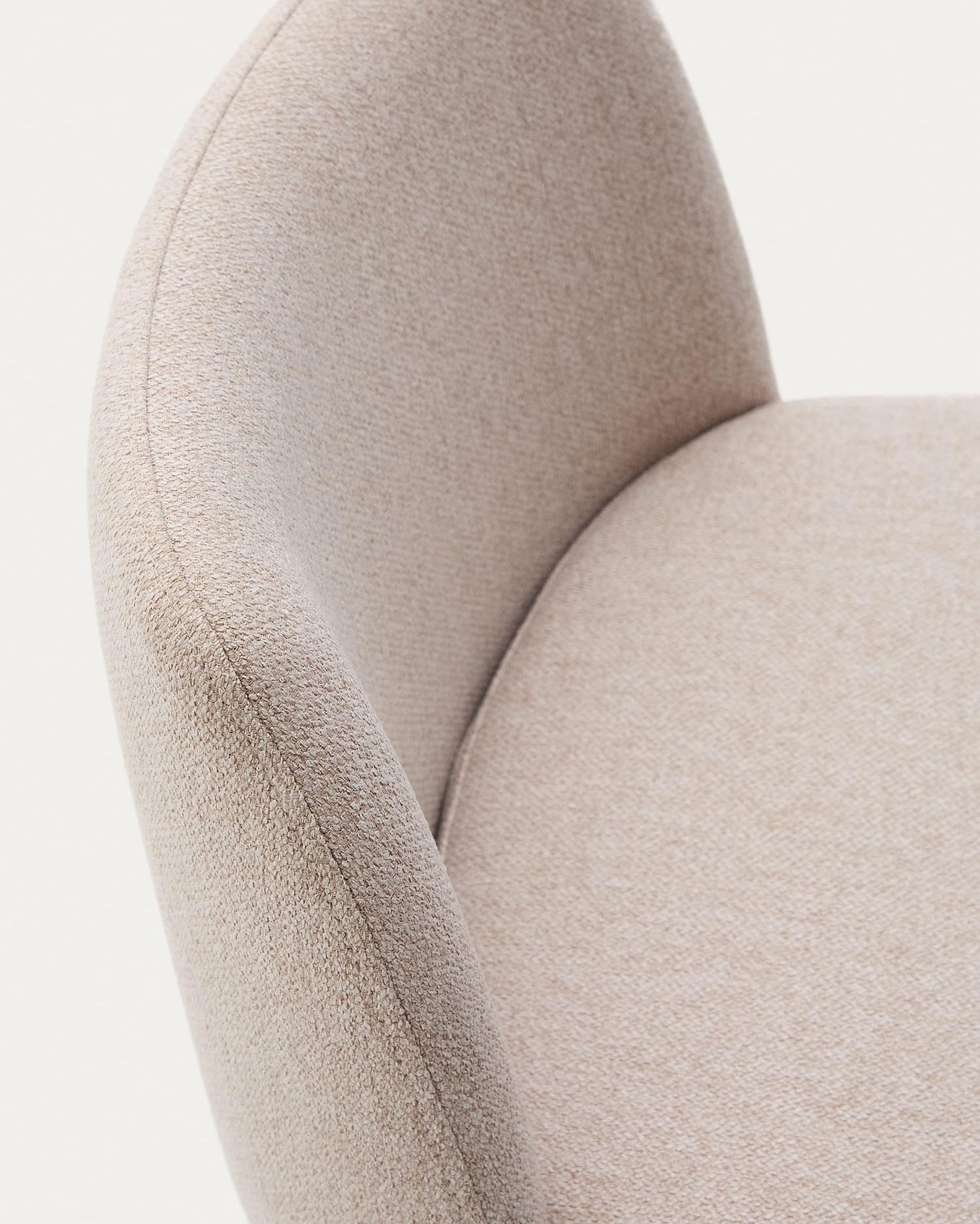 Hocker Minami aus beigem Chenille mit Stahlbeinen in Beige Höhe 65 cm       in Beige präsentiert im Onlineshop von KAQTU Design AG. Hocker ist von Kave Home