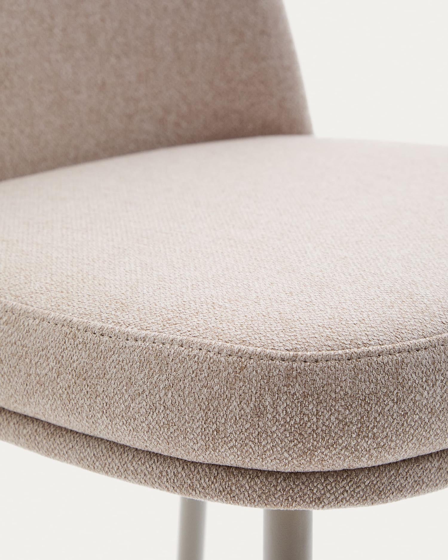 Hocker Minami aus beigem Chenille mit Stahlbeinen in Beige Höhe 65 cm       in Beige präsentiert im Onlineshop von KAQTU Design AG. Hocker ist von Kave Home