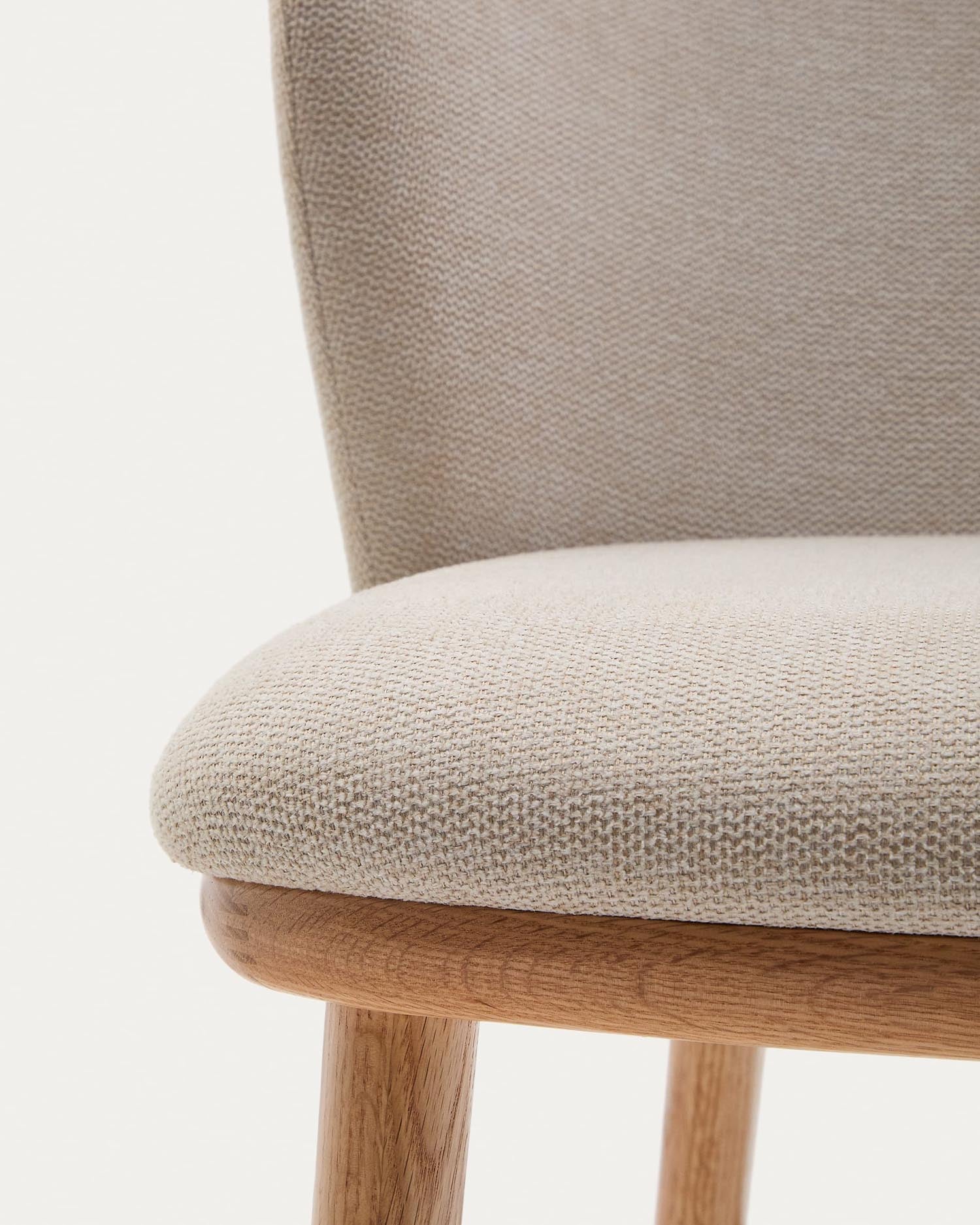 Hocker Ciselia beige Chenille und massive Esche mit natürlichem Finish FSC Mix Credit 75 cm in Beige präsentiert im Onlineshop von KAQTU Design AG. Hocker ist von Kave Home