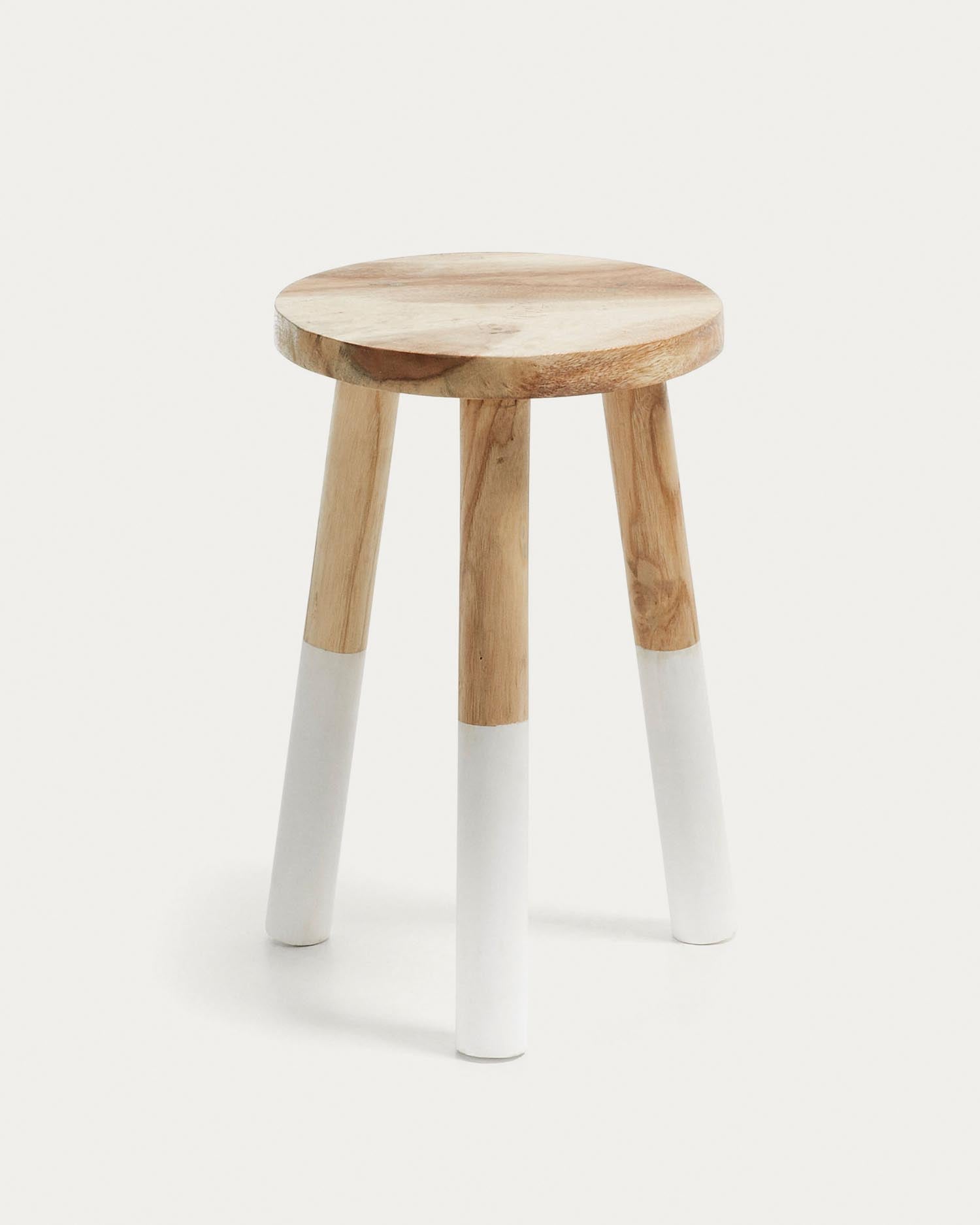 Brocsy Hocker in Braun präsentiert im Onlineshop von KAQTU Design AG. Hocker ist von Kave Home