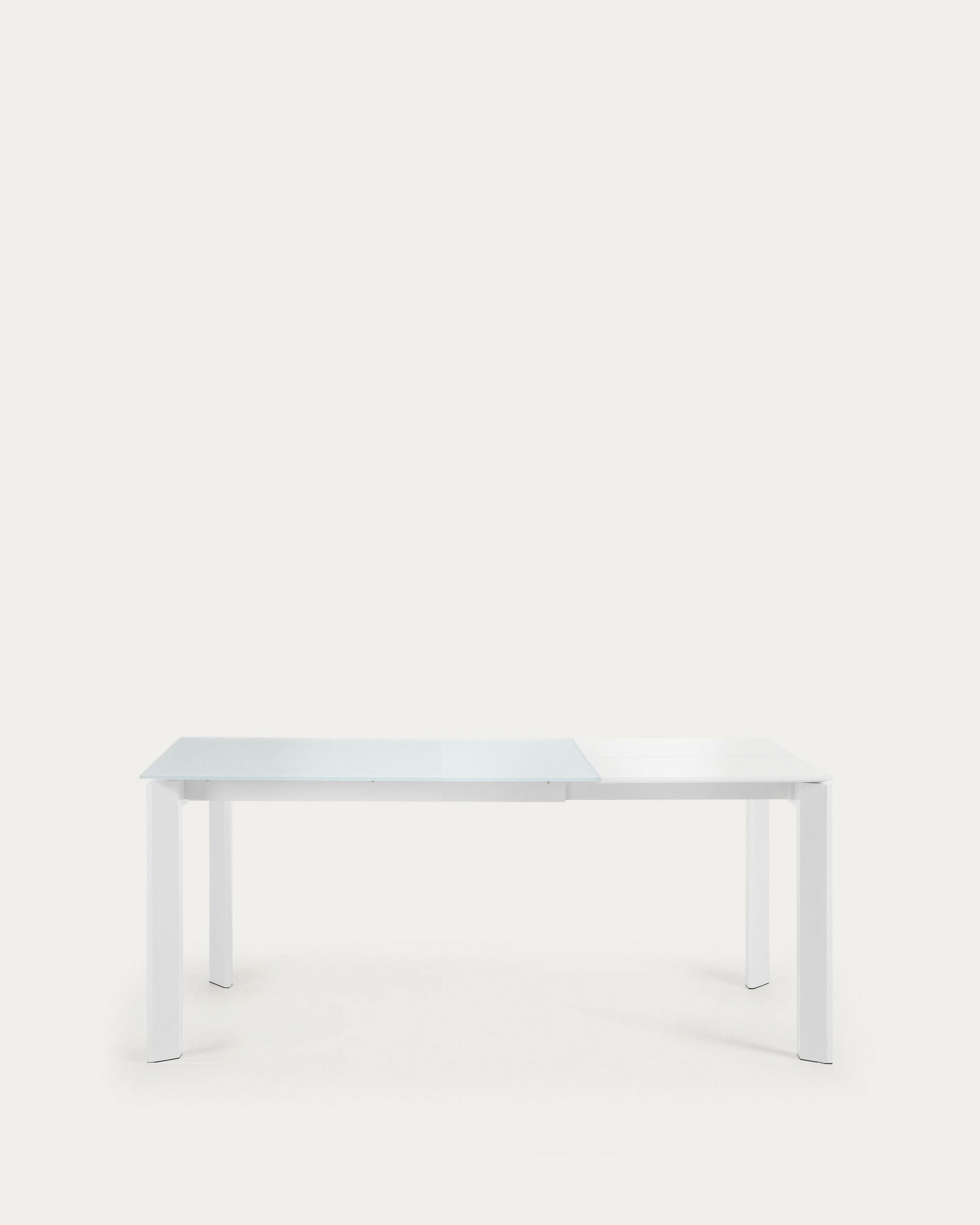 Axis Ausziehtisch aus Glas weiss und Stahlbeine mit weissem Finish 120 (180) cm in Weiß präsentiert im Onlineshop von KAQTU Design AG. Esstisch ist von Kave Home