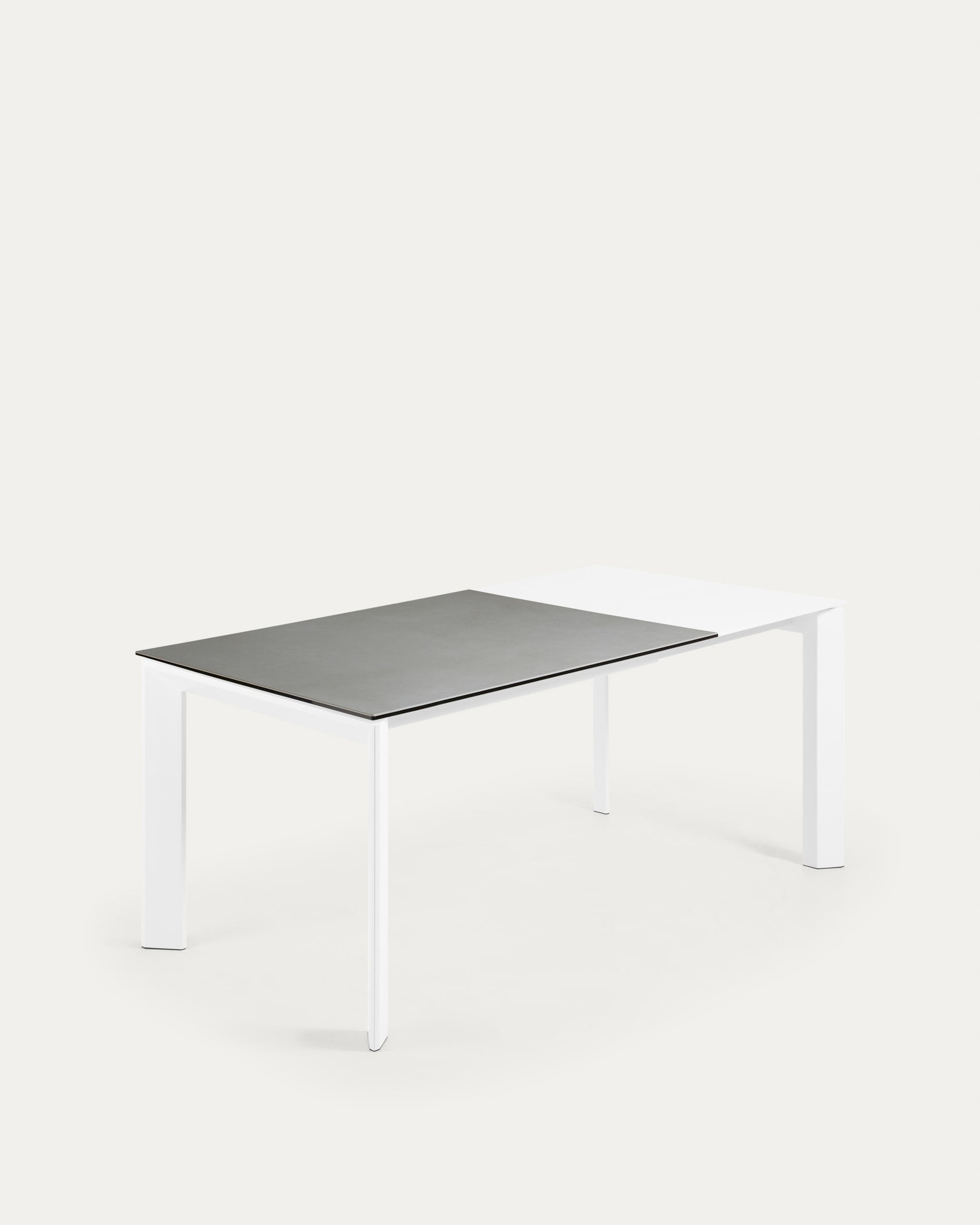 Axis Ausziehtisch Feinsteinzeug Hydra Plomo Finish Stahlbeine weiss 120 (180) cm  in Grau präsentiert im Onlineshop von KAQTU Design AG. Esstisch ist von Kave Home