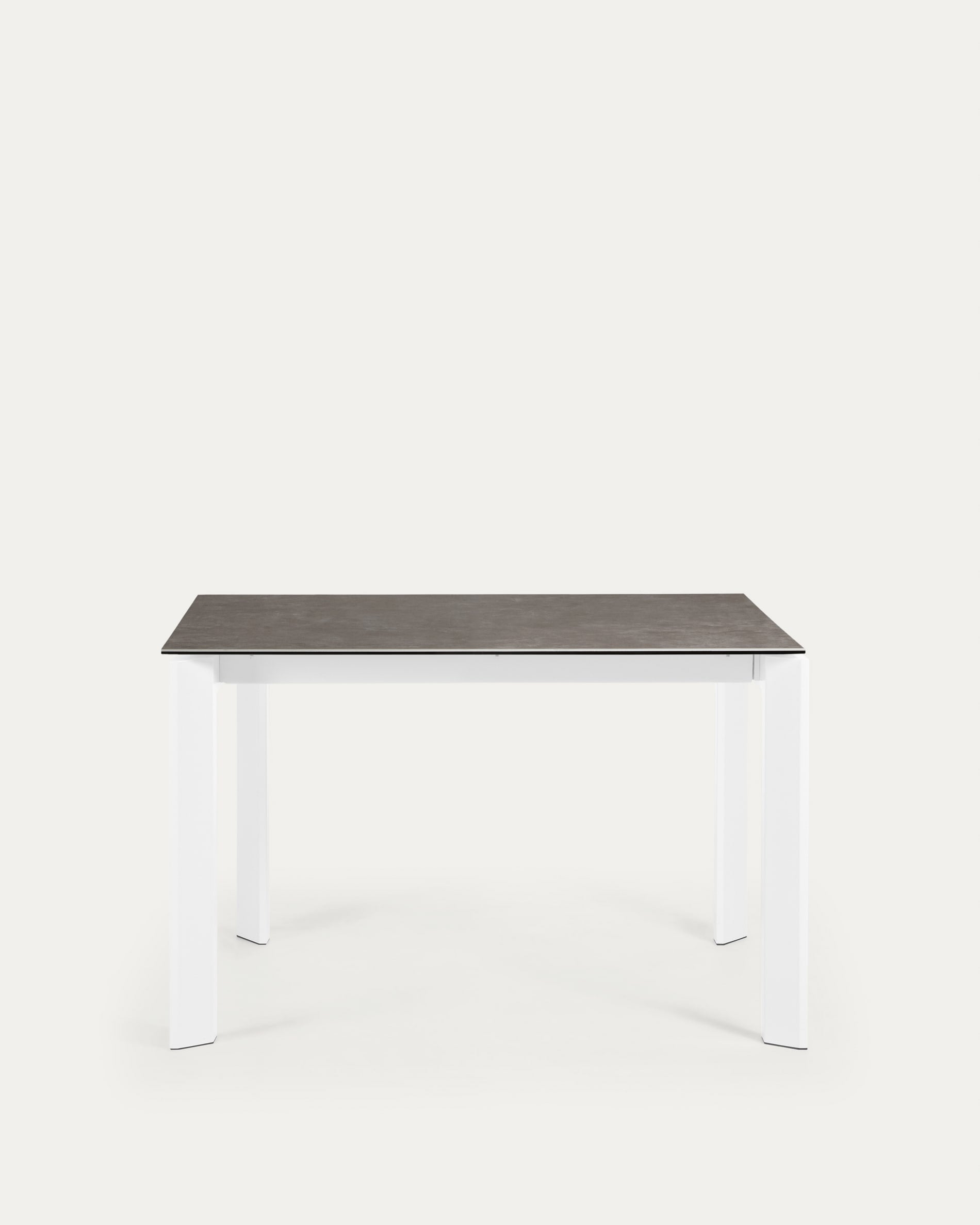 Axis Ausziehtisch Feinsteinzeug  mit Vulcano Ceniza Finish Stahlbeine weiss 120 (180) cm  in Grau präsentiert im Onlineshop von KAQTU Design AG. Esstisch ist von Kave Home