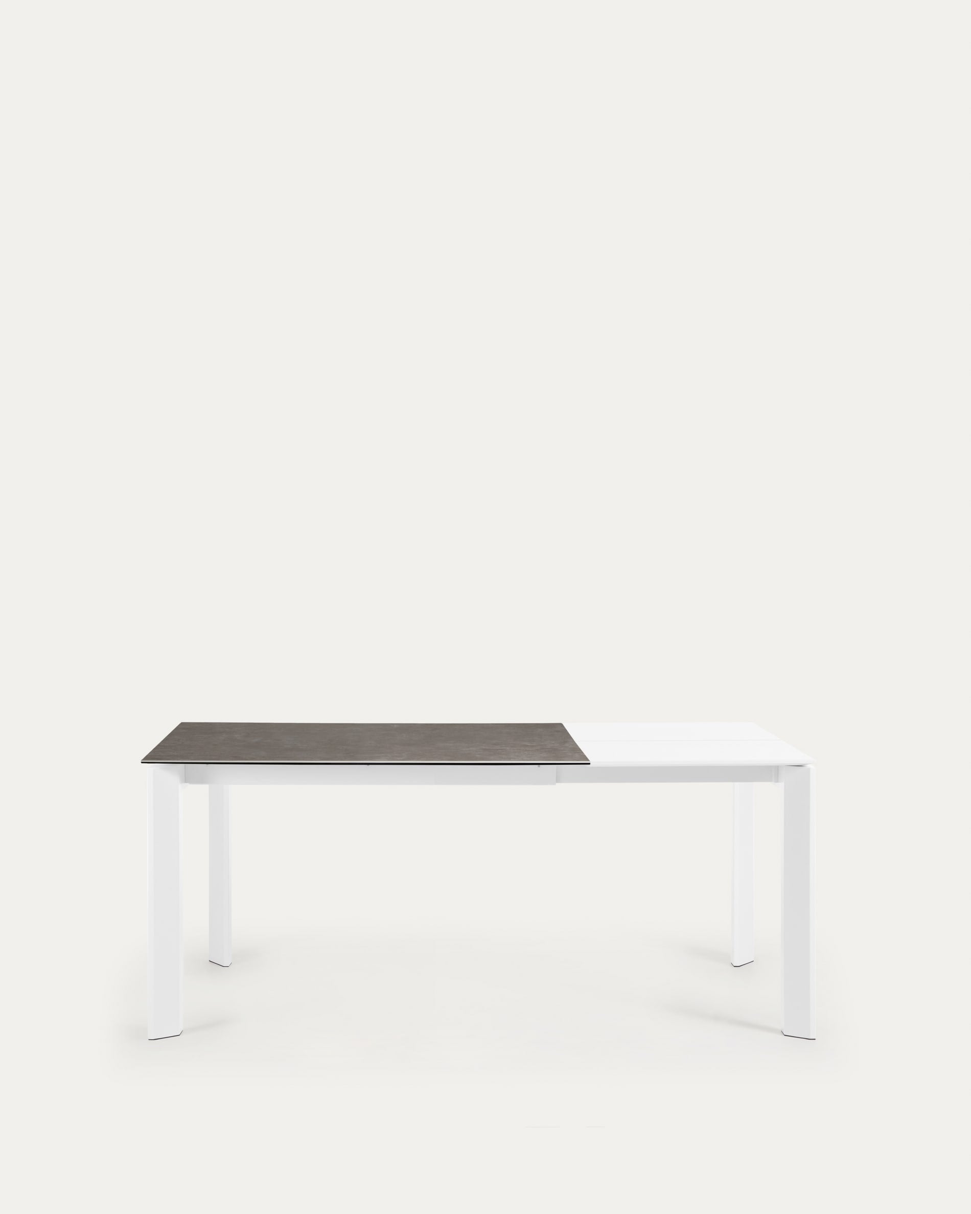 Axis Ausziehtisch Feinsteinzeug  mit Vulcano Ceniza Finish Stahlbeine weiss 120 (180) cm  in Grau präsentiert im Onlineshop von KAQTU Design AG. Esstisch ist von Kave Home