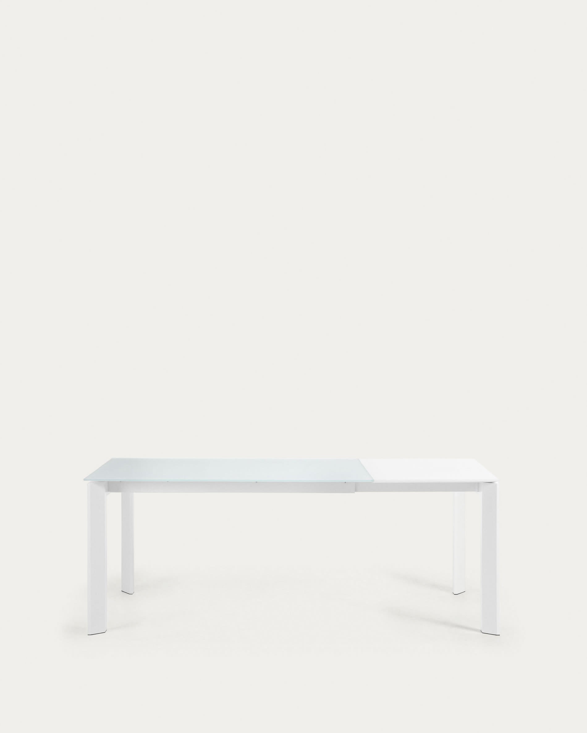 Axis Ausziehtisch aus Glas weiss und Stahlbeine mit weissem Finish 140 (200) cm in Weiß präsentiert im Onlineshop von KAQTU Design AG. Esstisch ist von Kave Home