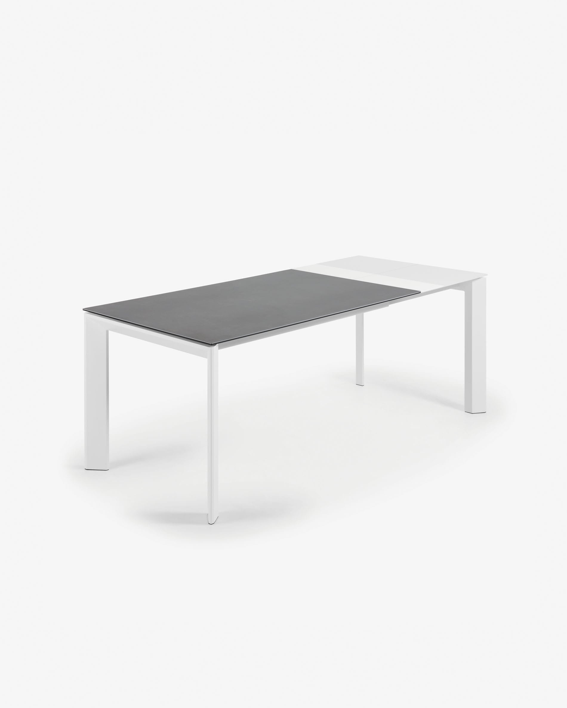 Axis Ausziehtisch Feinsteinzeug Vulcano Roca Finish Beine in Weiss 140 (200) cm in Grau präsentiert im Onlineshop von KAQTU Design AG. Esstisch ist von Kave Home