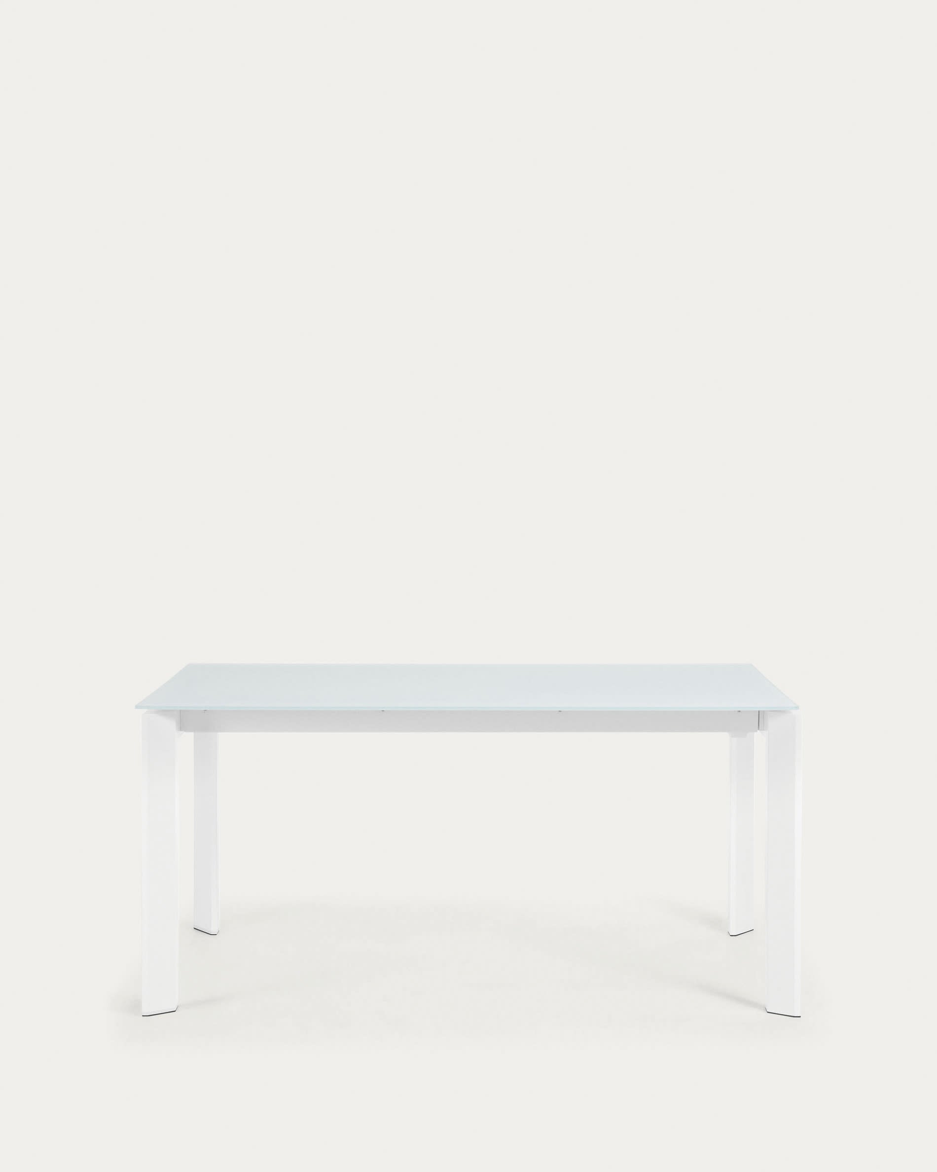 Axis Ausziehtisch aus Glas weiss und Stahlbeine mit weissem Finish 160 (220) cm in Weiß präsentiert im Onlineshop von KAQTU Design AG. Esstisch ist von Kave Home