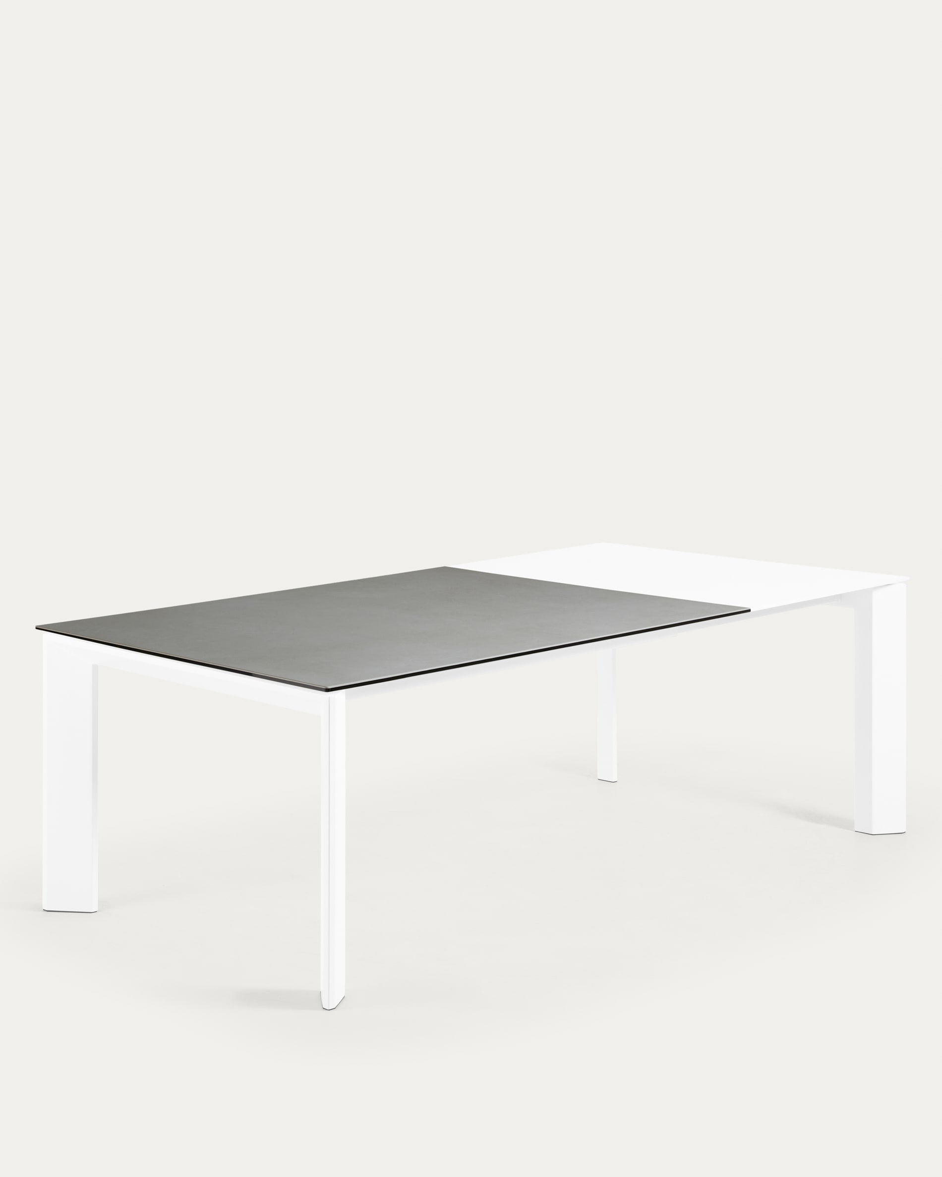 Axis Ausziehtisch Feinsteinzeug mit Hydra Plomo Finish Beine in Weiss 160 (220) cm in Grau präsentiert im Onlineshop von KAQTU Design AG. Esstisch ist von Kave Home