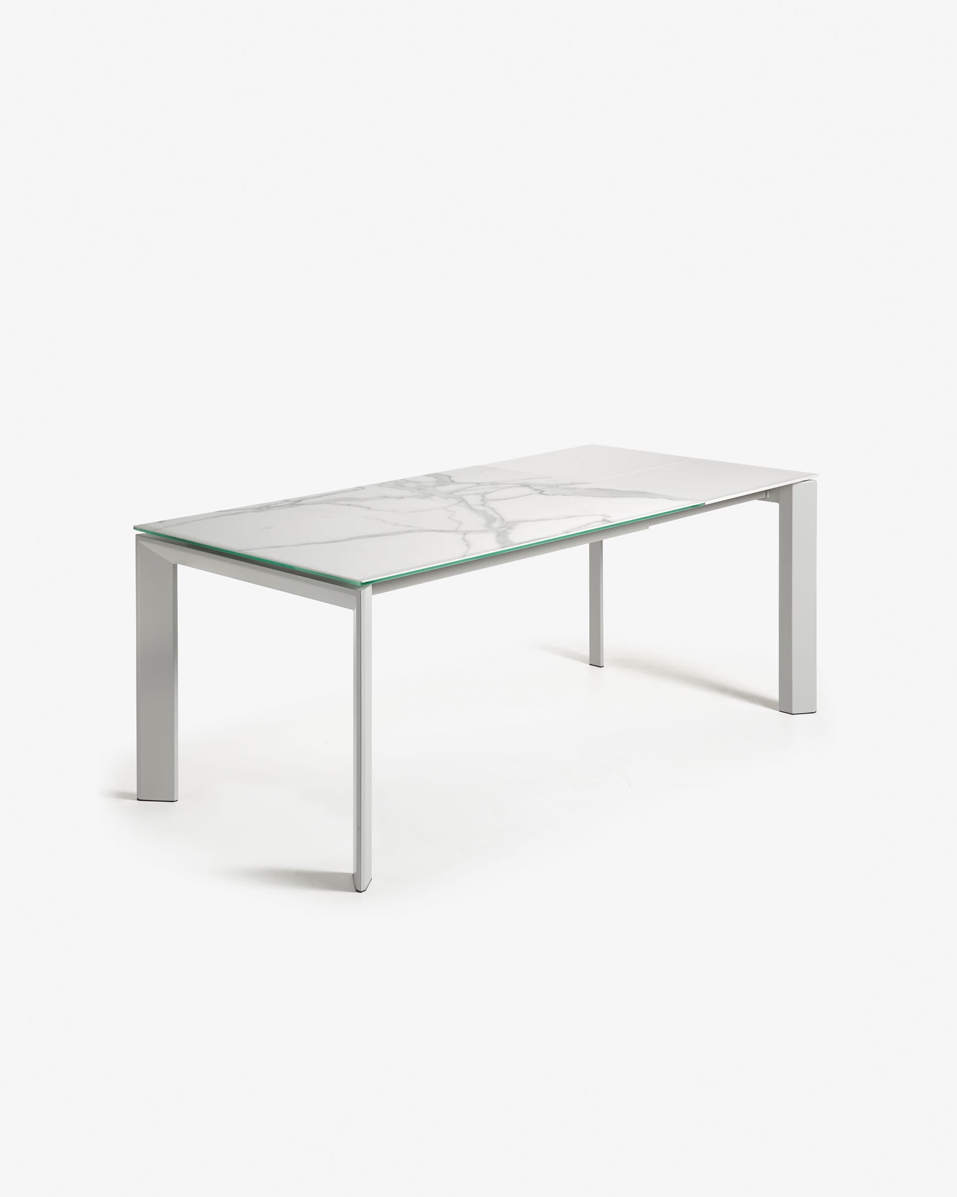 Axis Ausziehtisch Feinsteinzeug mit Kalos Blanco Finish Beine in Grau 140 (200) cm in Weiß präsentiert im Onlineshop von KAQTU Design AG. Esstisch ist von Kave Home