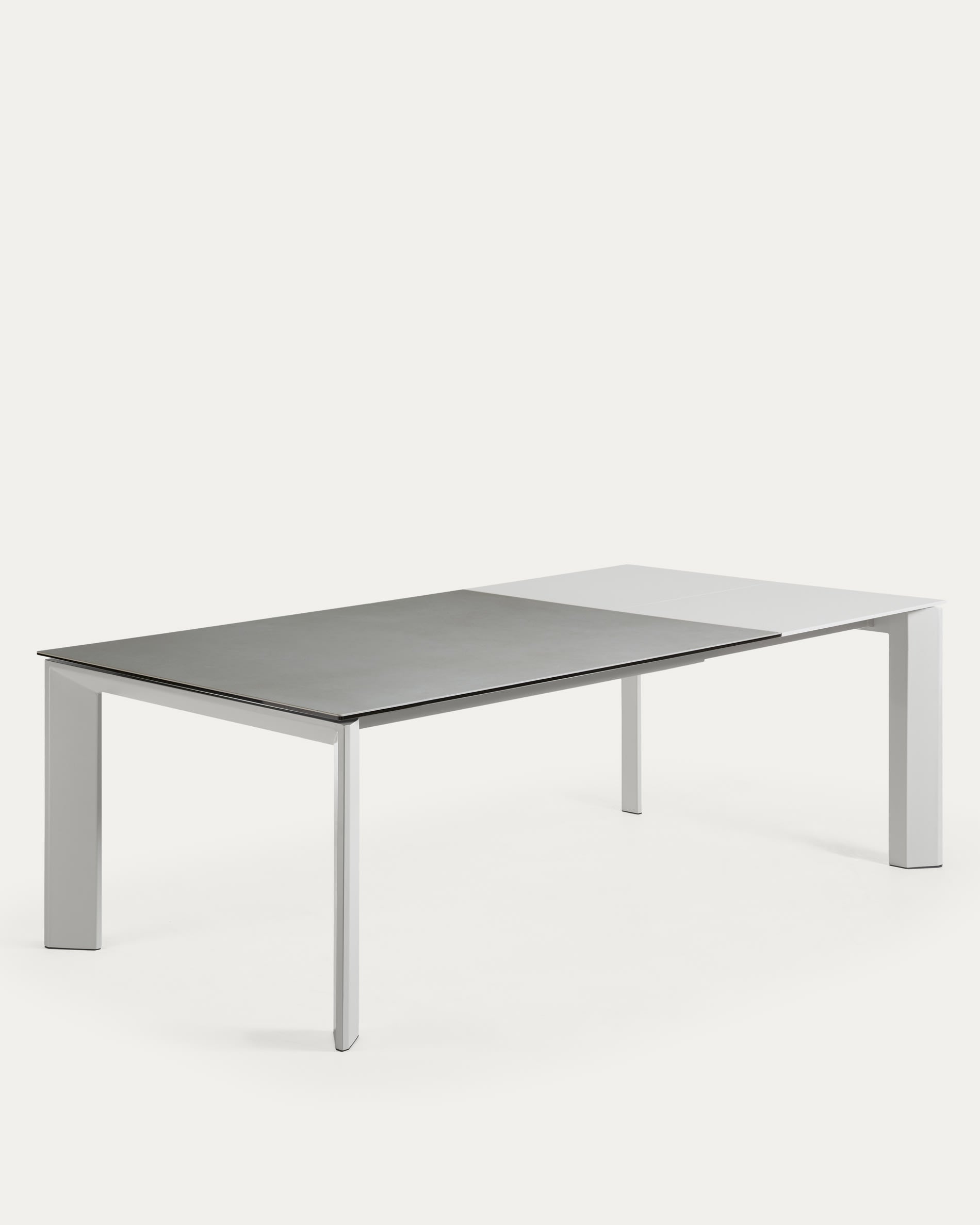 Axis Ausziehtisch Feinsteinzeug mit Hydra Plomo Finish Beine in Grau 160 (220) cm in Grau präsentiert im Onlineshop von KAQTU Design AG. Esstisch ist von Kave Home