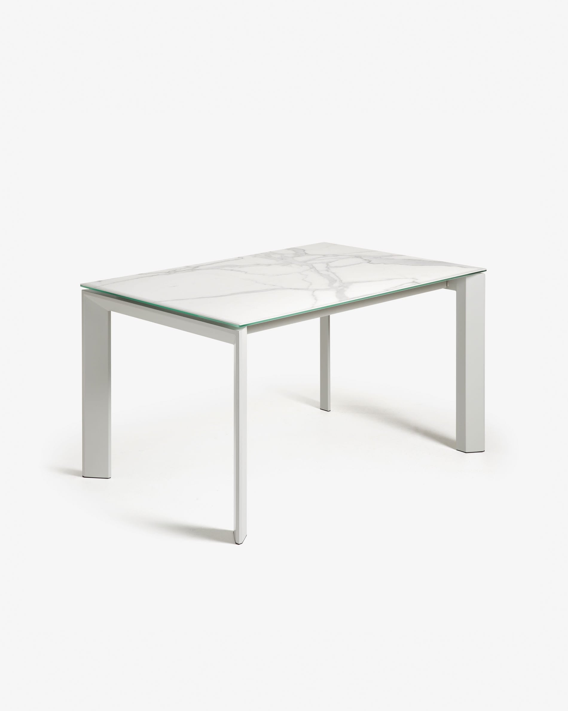 Axis Ausziehtisch Feinsteinzeug mit Kalos Blanco Finish Beine in Grau 160 (220) cm in Weiß präsentiert im Onlineshop von KAQTU Design AG. Esstisch ist von Kave Home