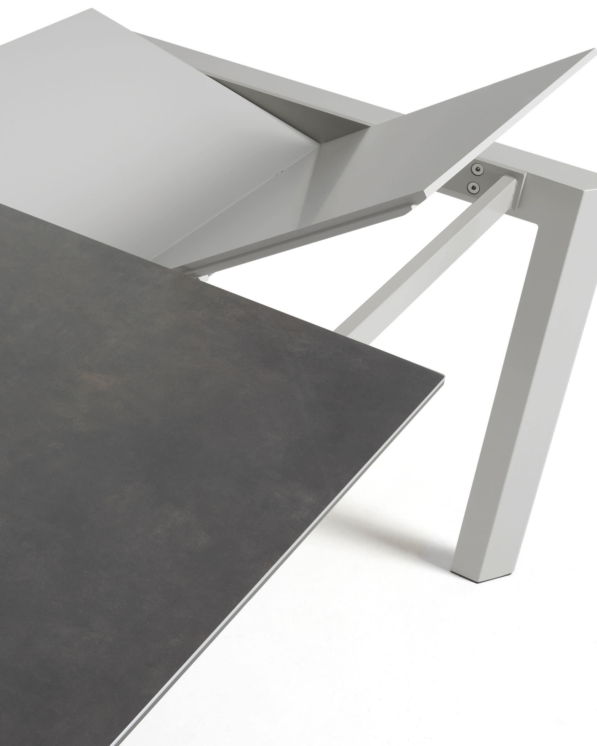 Axis Ausziehtisch Feinsteinzeug Vulcano Roca Finish Beine grau 160 (220) cm in Grau präsentiert im Onlineshop von KAQTU Design AG. Esstisch ist von Kave Home